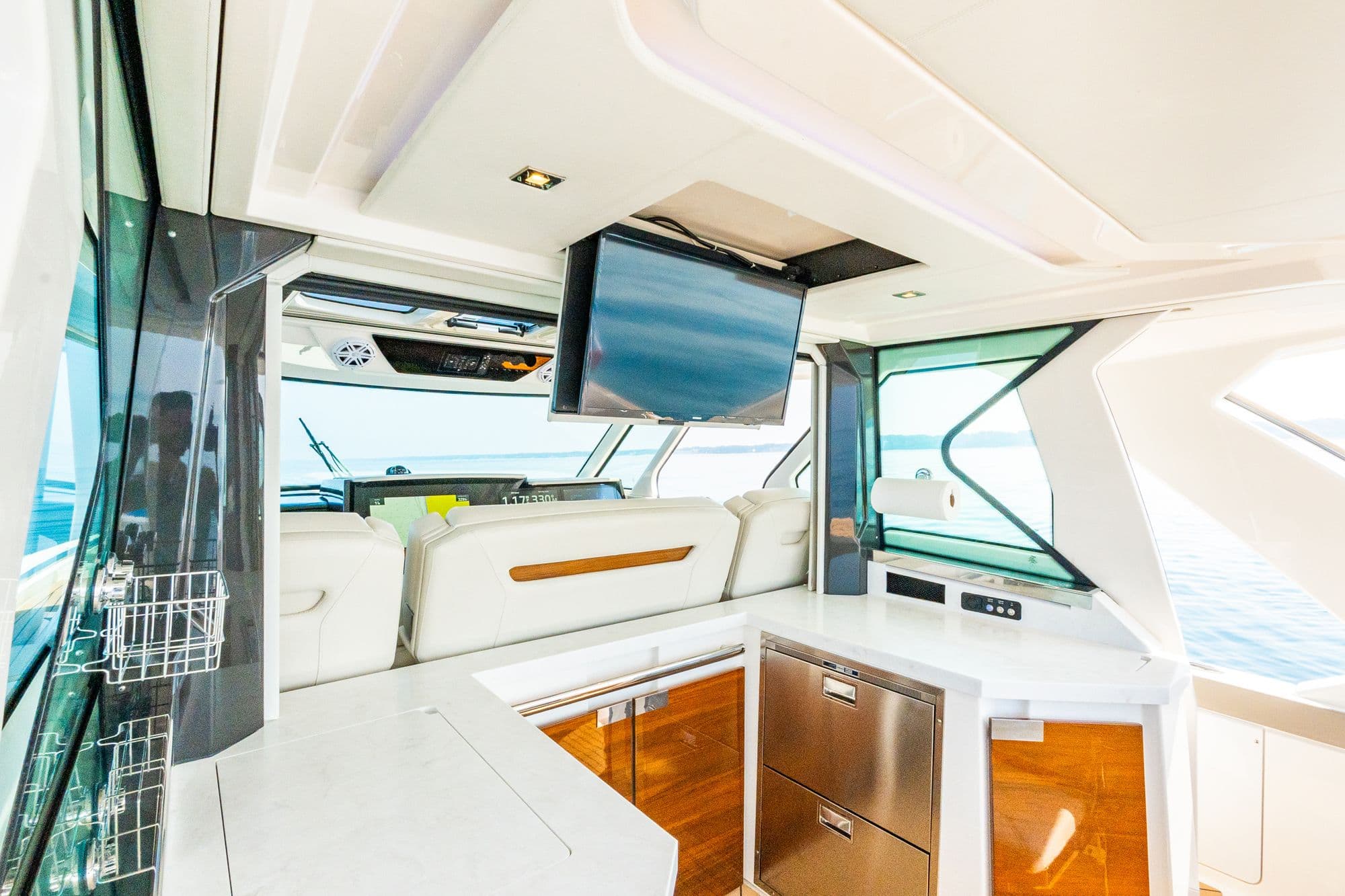 2022 Tiara Yachts 48 LS - 38