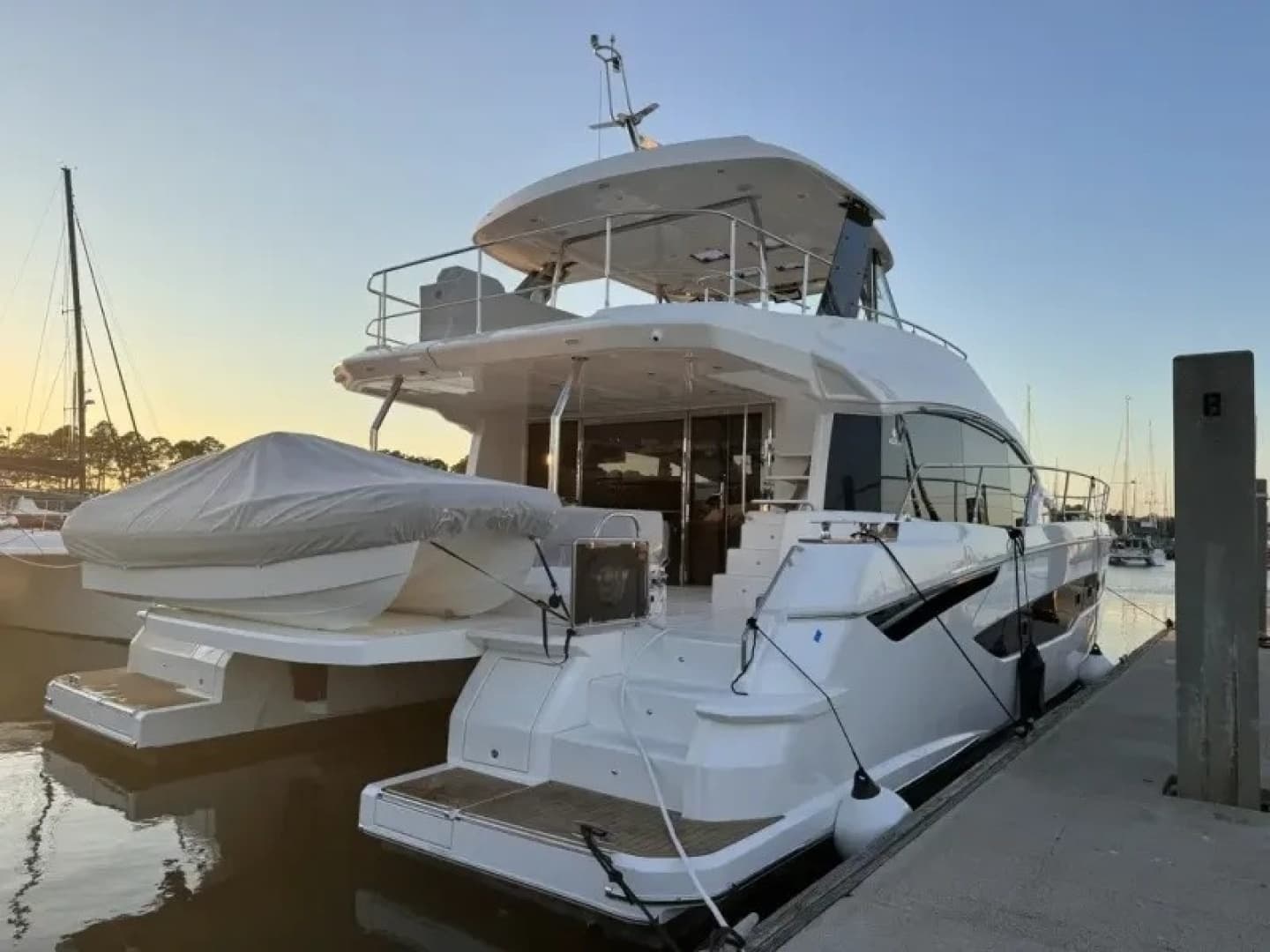 2024 Aquila 54 YACHT - Image 3