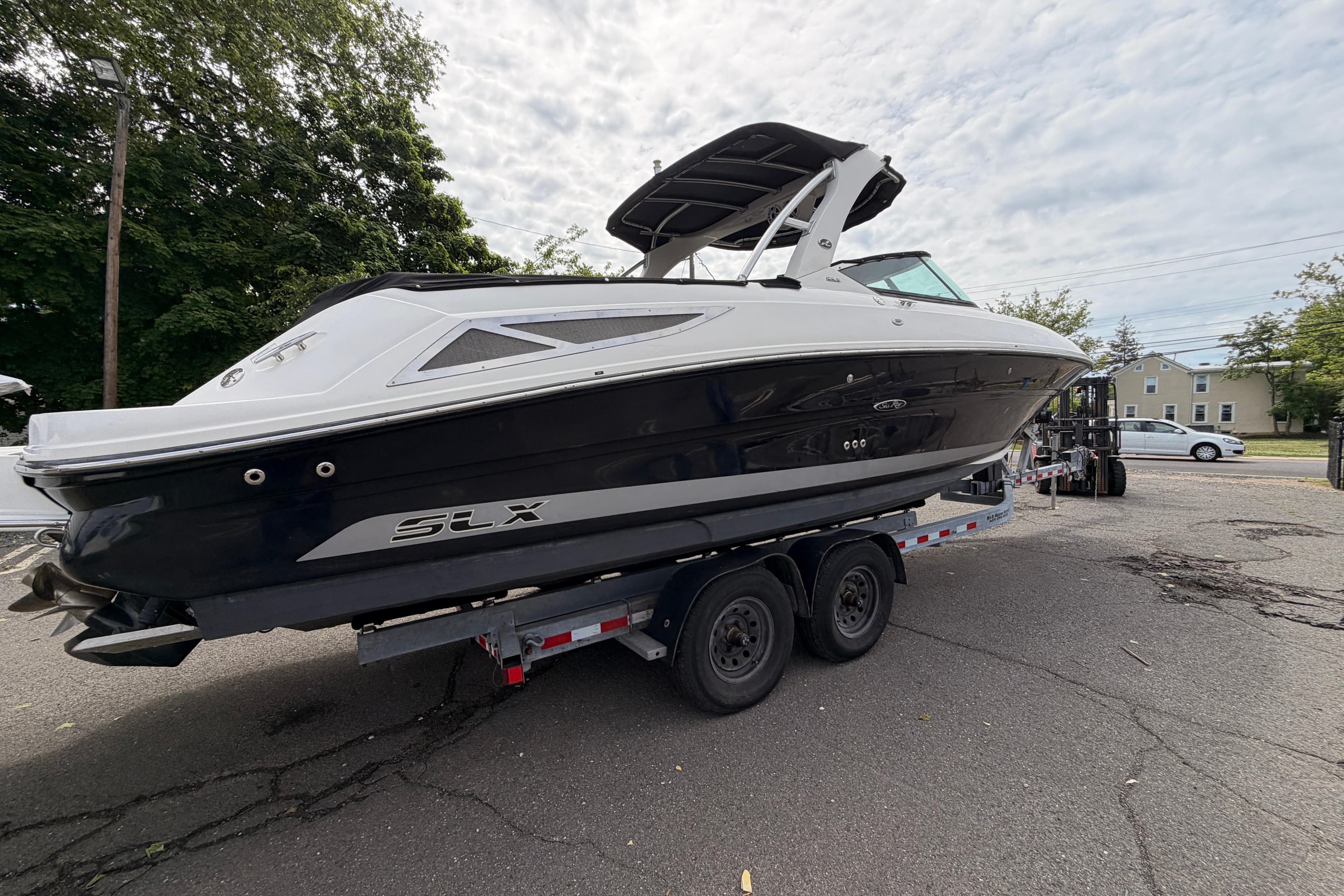 2011 Sea Ray 300 SLX
