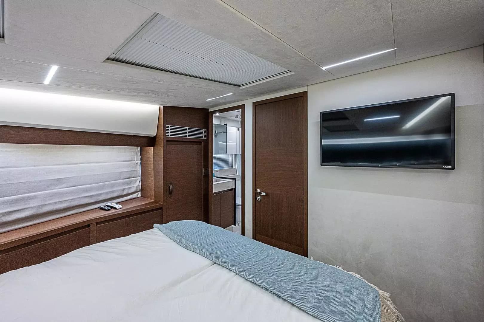 2022 Prestige 520 Fly - Image 35