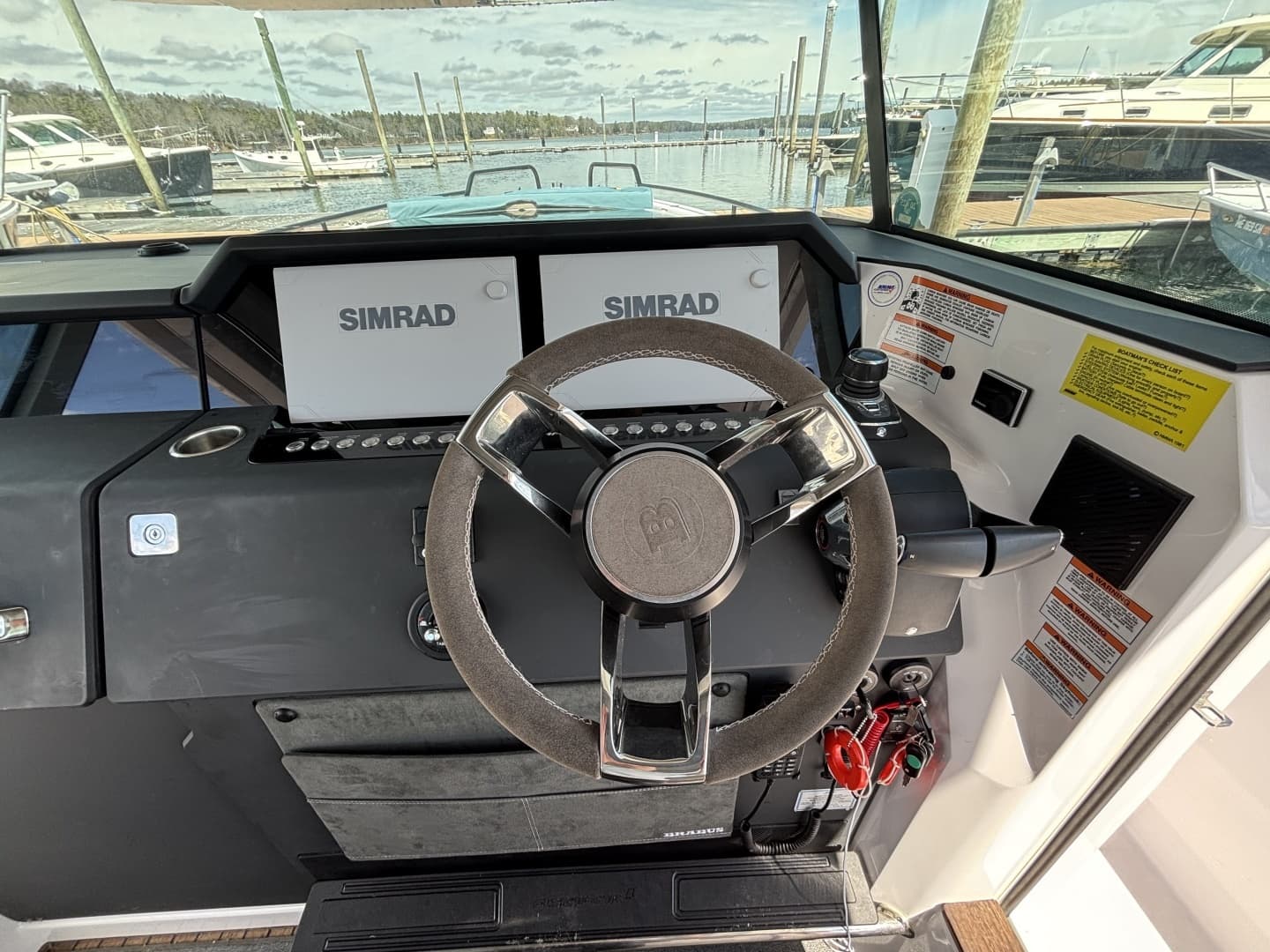 2023 Axopar 37XC Cross Cabin - Image 27
