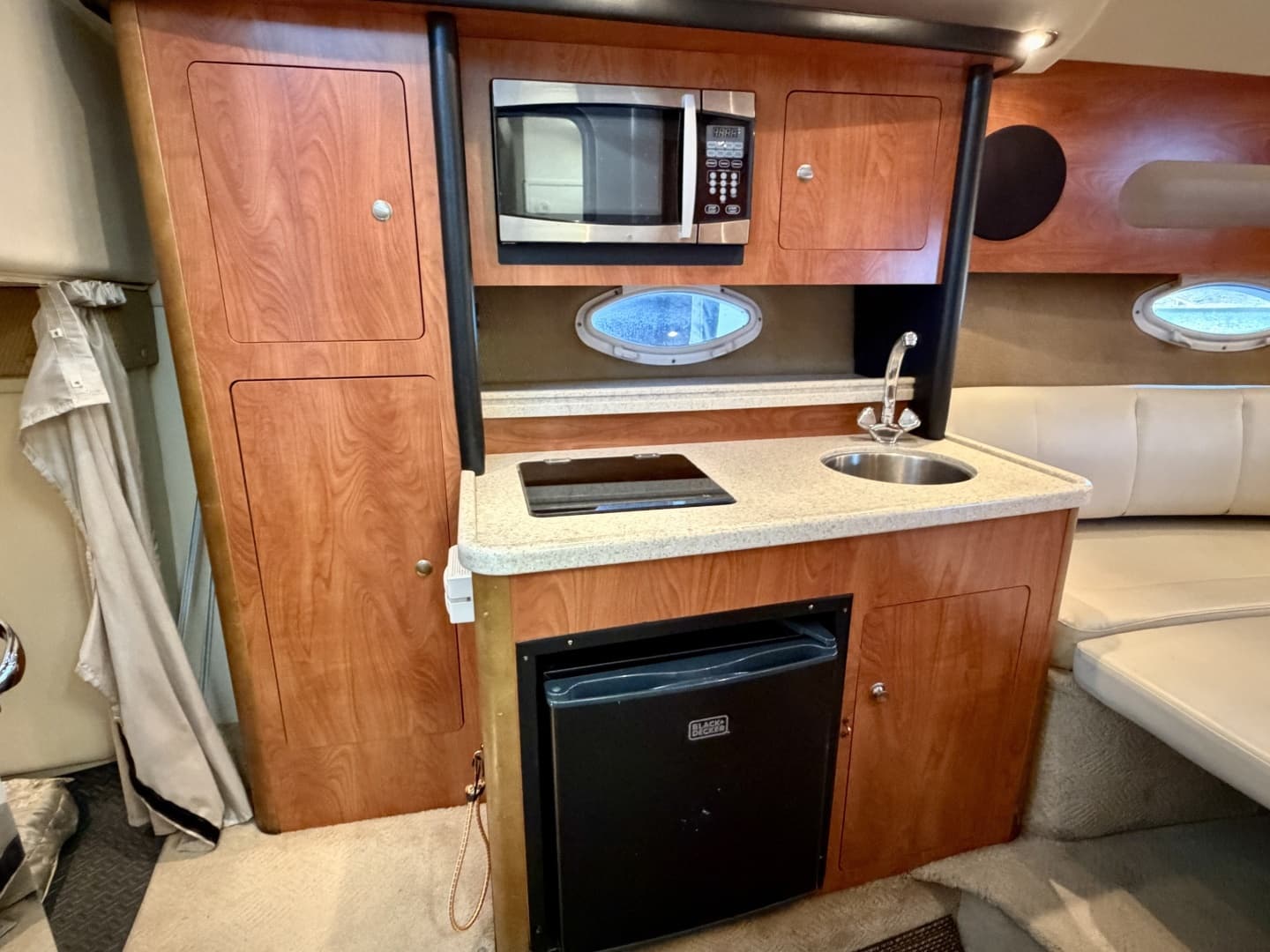 2008 Rinker 280 Express Cruiser - Image 44