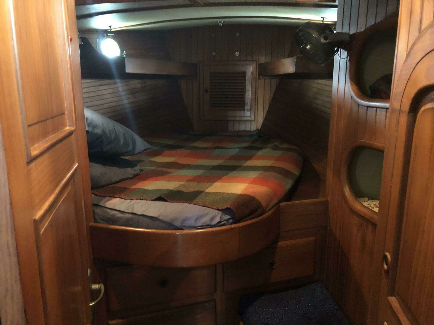 1984 Hans Christian 43 Traditional - Image 39