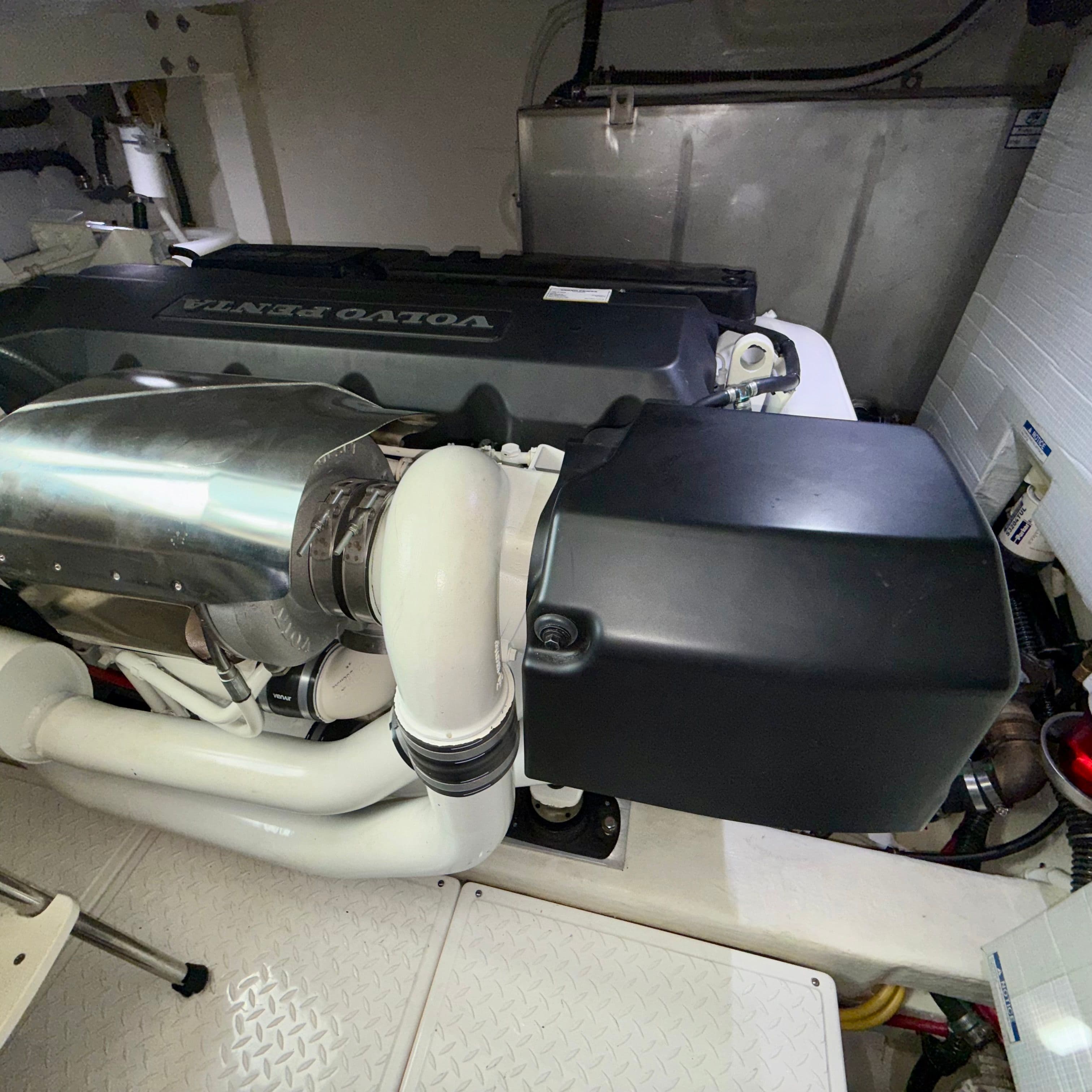 2014 Tiara Yachts 50 Coupe - 49