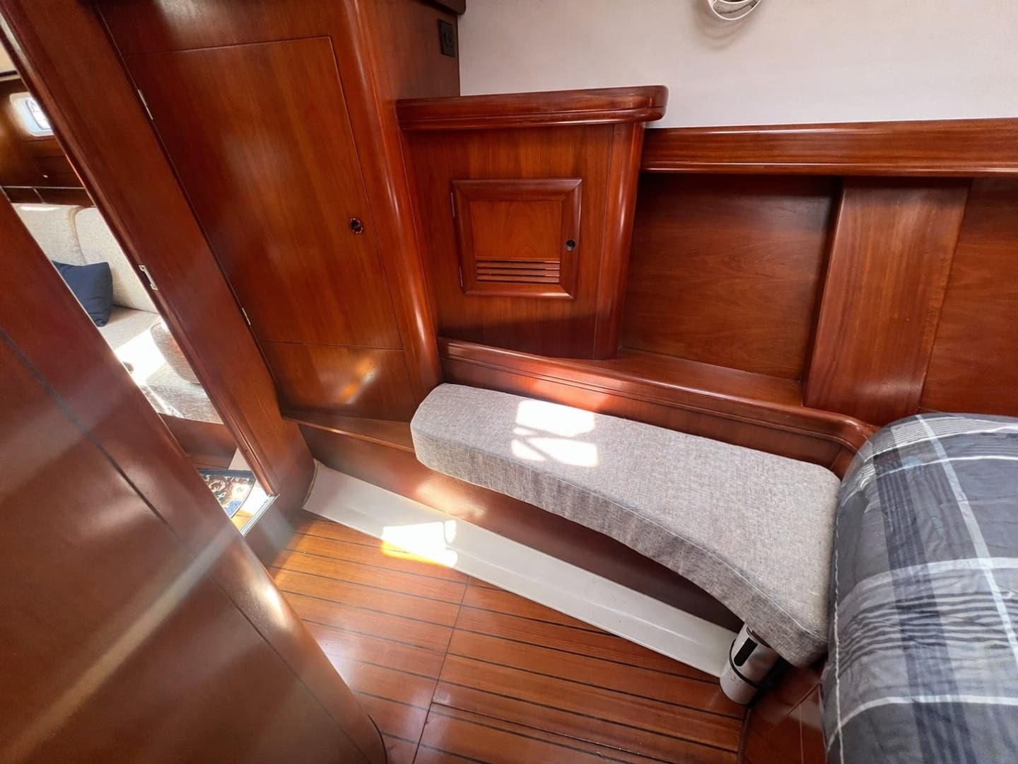 2001 Beneteau Oceanis 473 - Image 64