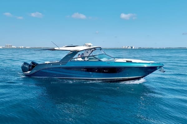 2021 Sea Ray SLX 400 Outboard - Image 1