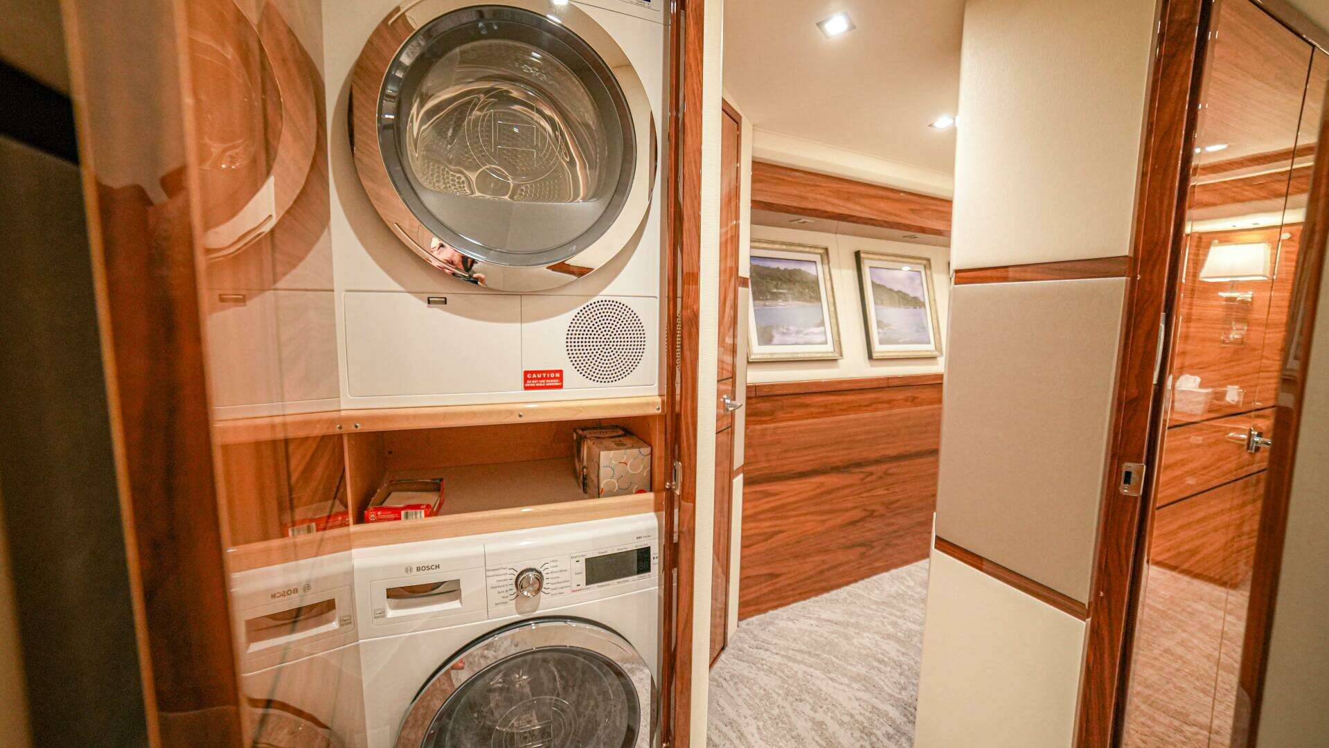 2023 Viking 72 Convertible - Image 75
