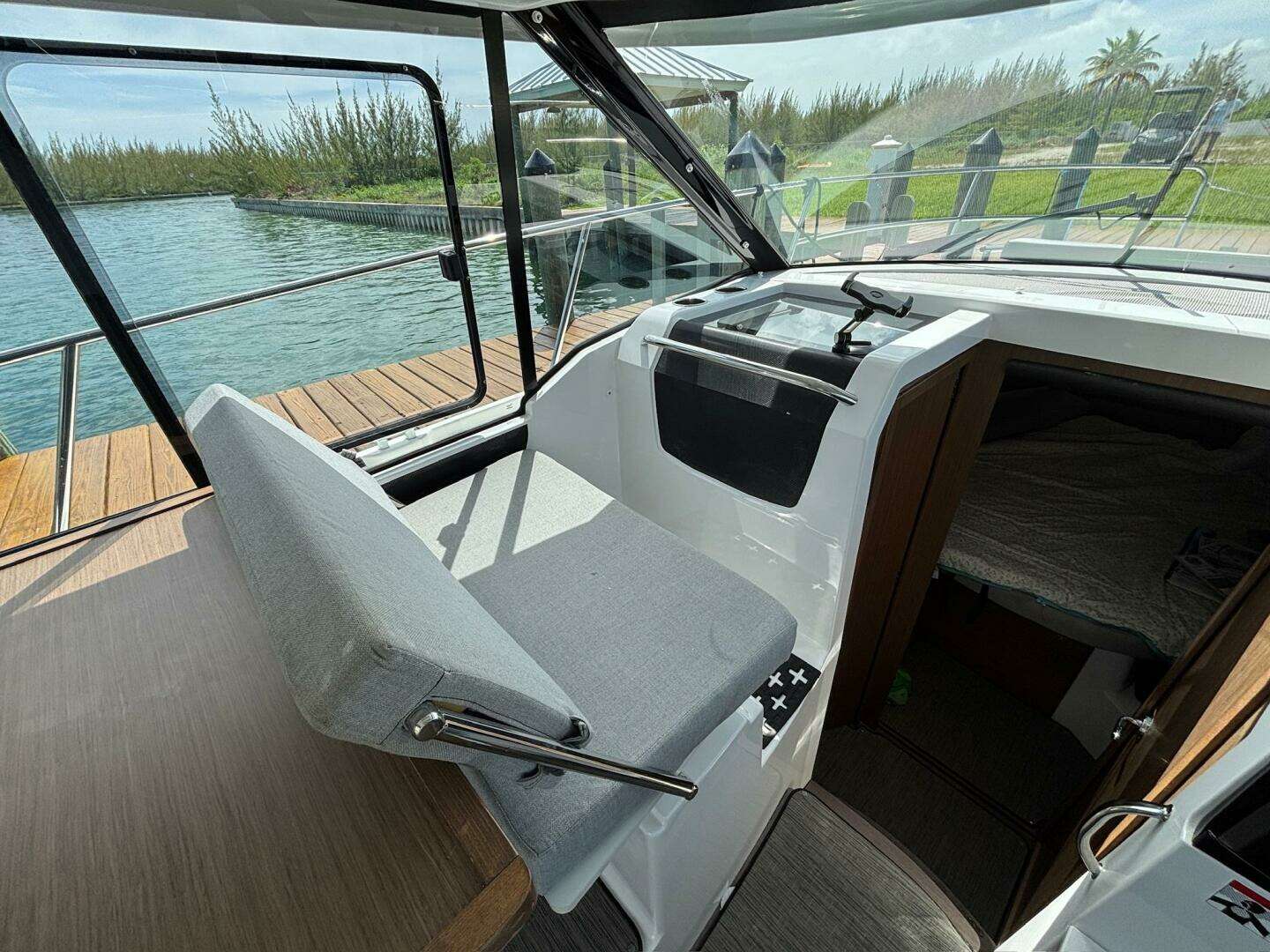 2020 Jeanneau NC895 - Image 7