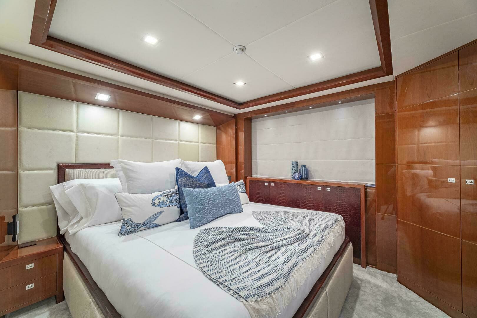 2012 Princess 32M - Image 34