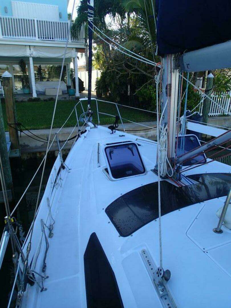 1997 Hunter 376 - Image 11