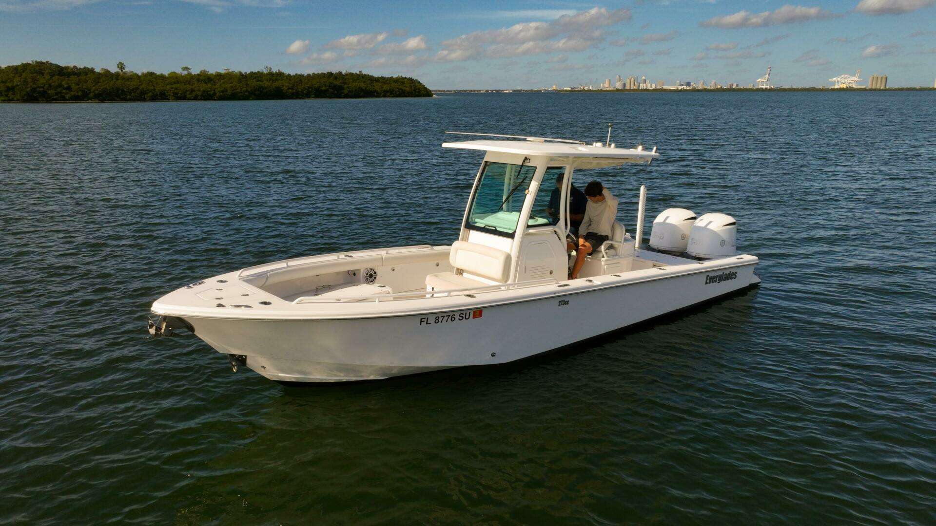 2021 Everglades 273CC - Image 2