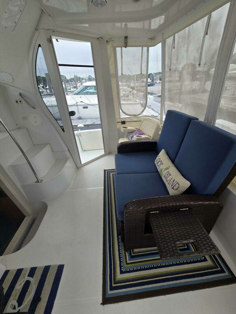 2002 Carver 444 Cockpit Motor Yacht - Image 14
