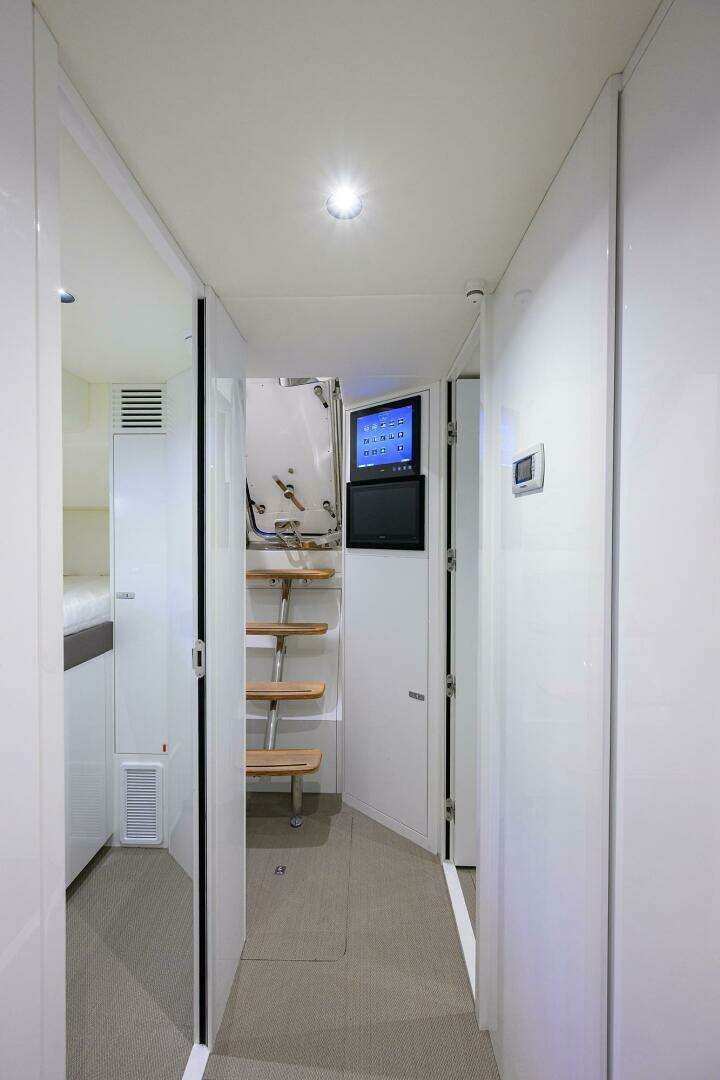 2027 Princess X80 - Image 53