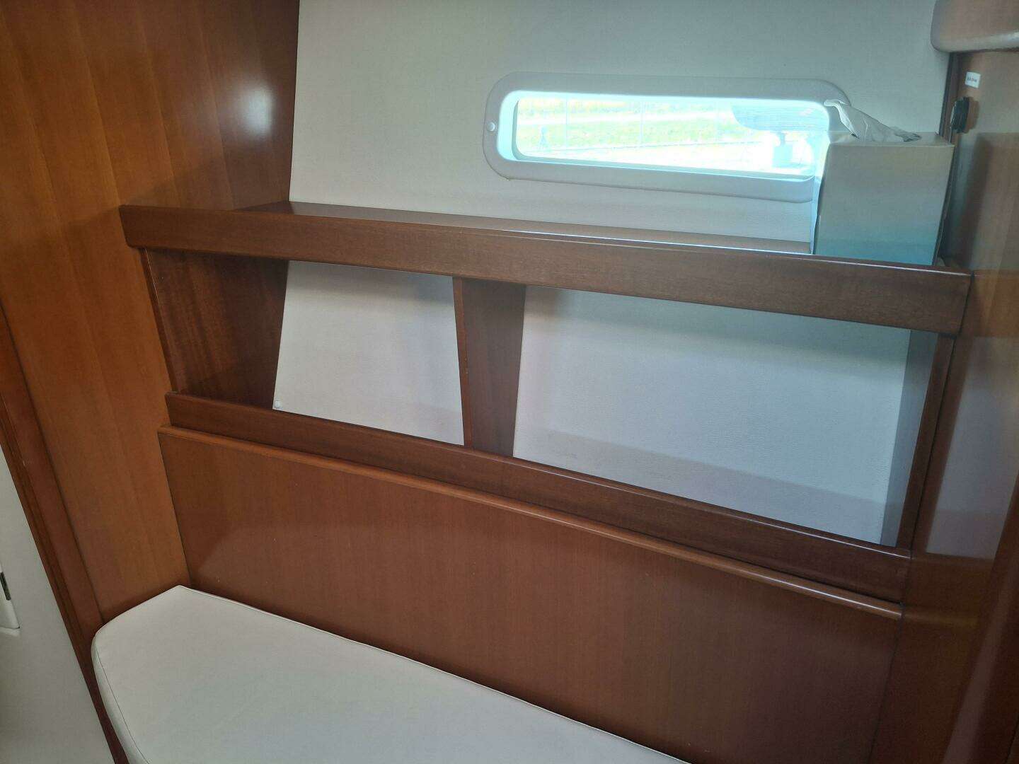 2006 Beneteau 393/403 - Image 14