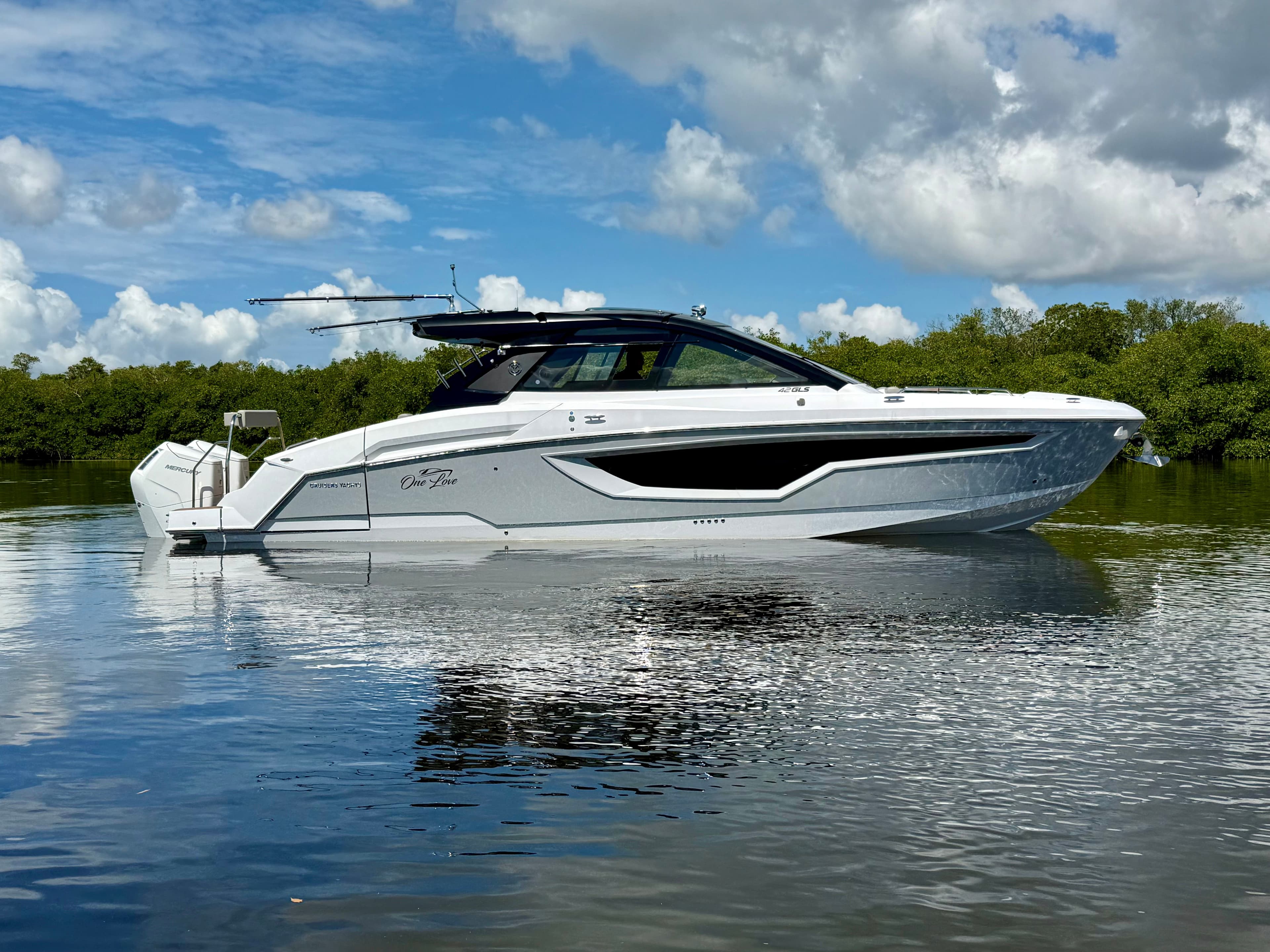 2024 Cruisers Yachts 42 GLS OB - 2