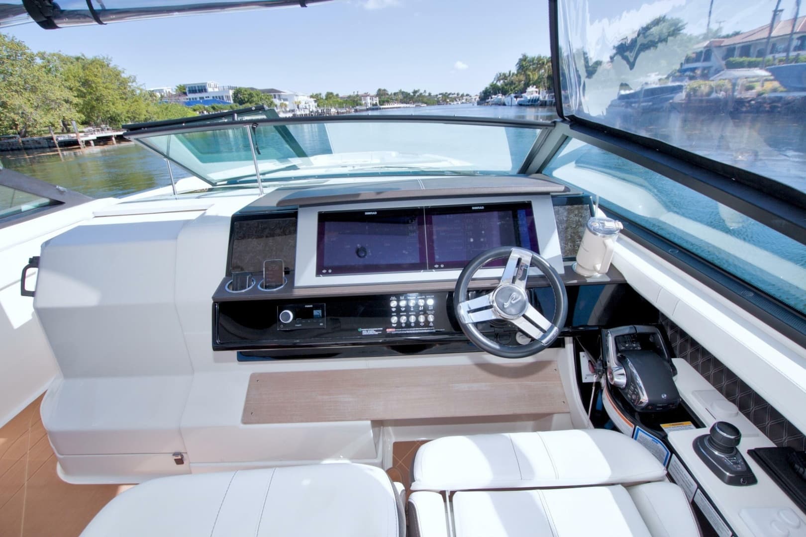 2021 Sea Ray SLX 400 Outboard - Image 30
