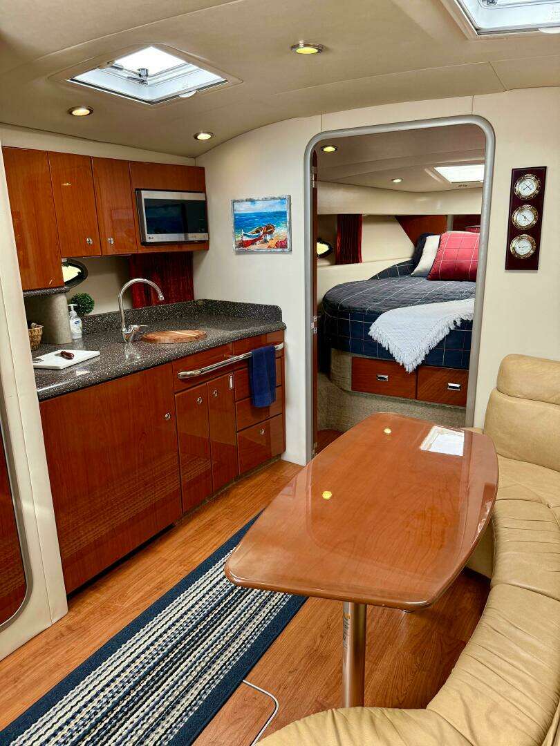 2008 Formula 37 Performance Cruiser - Image 15