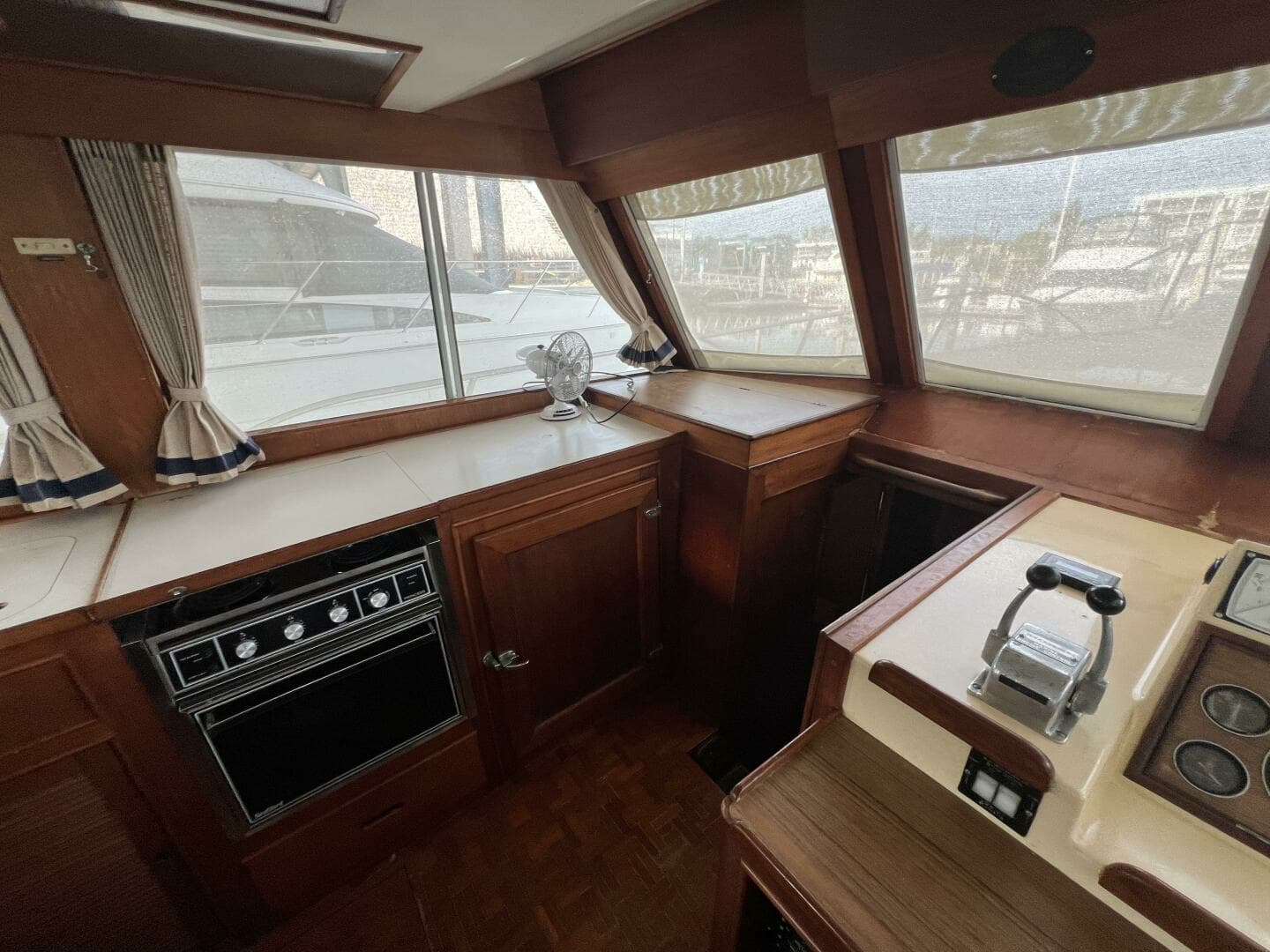 1985 Grand Banks 36 - Image 19