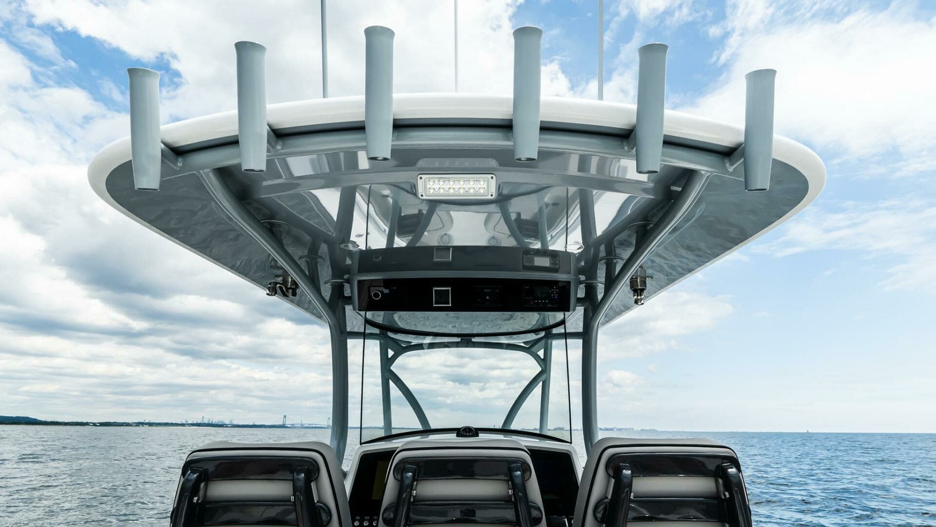 2025 Valhalla Boatworks V33 Center Console - Image 19