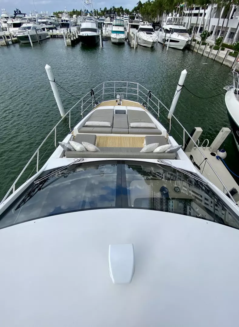 2018 Azimut Flybridge - Image 7
