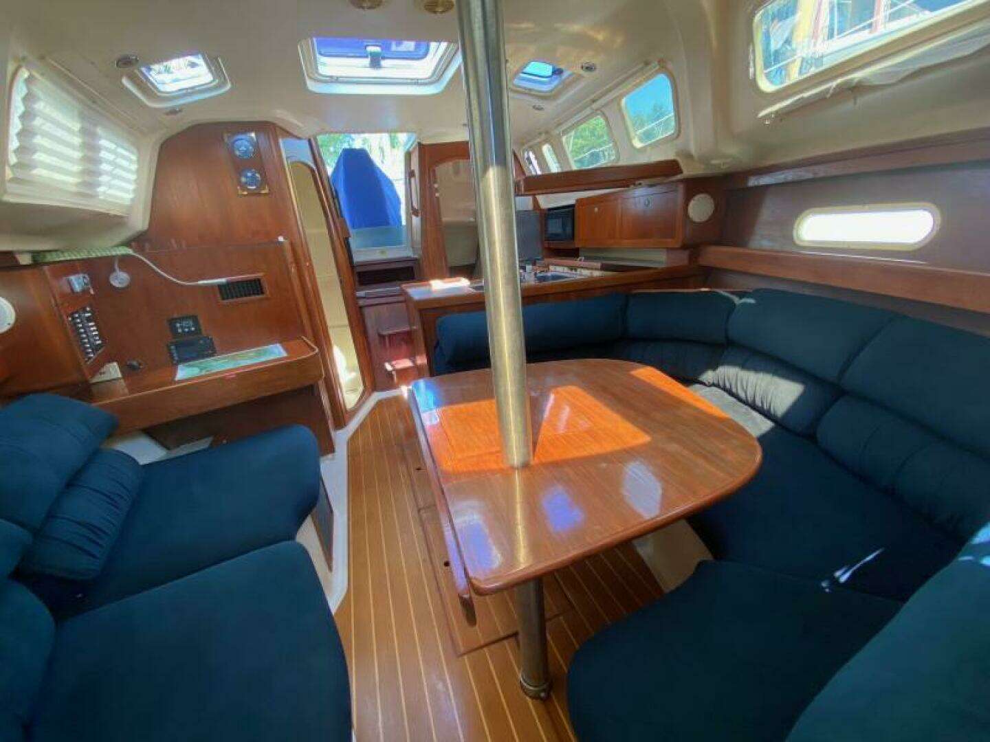 2001 Hunter 340 - Image 15