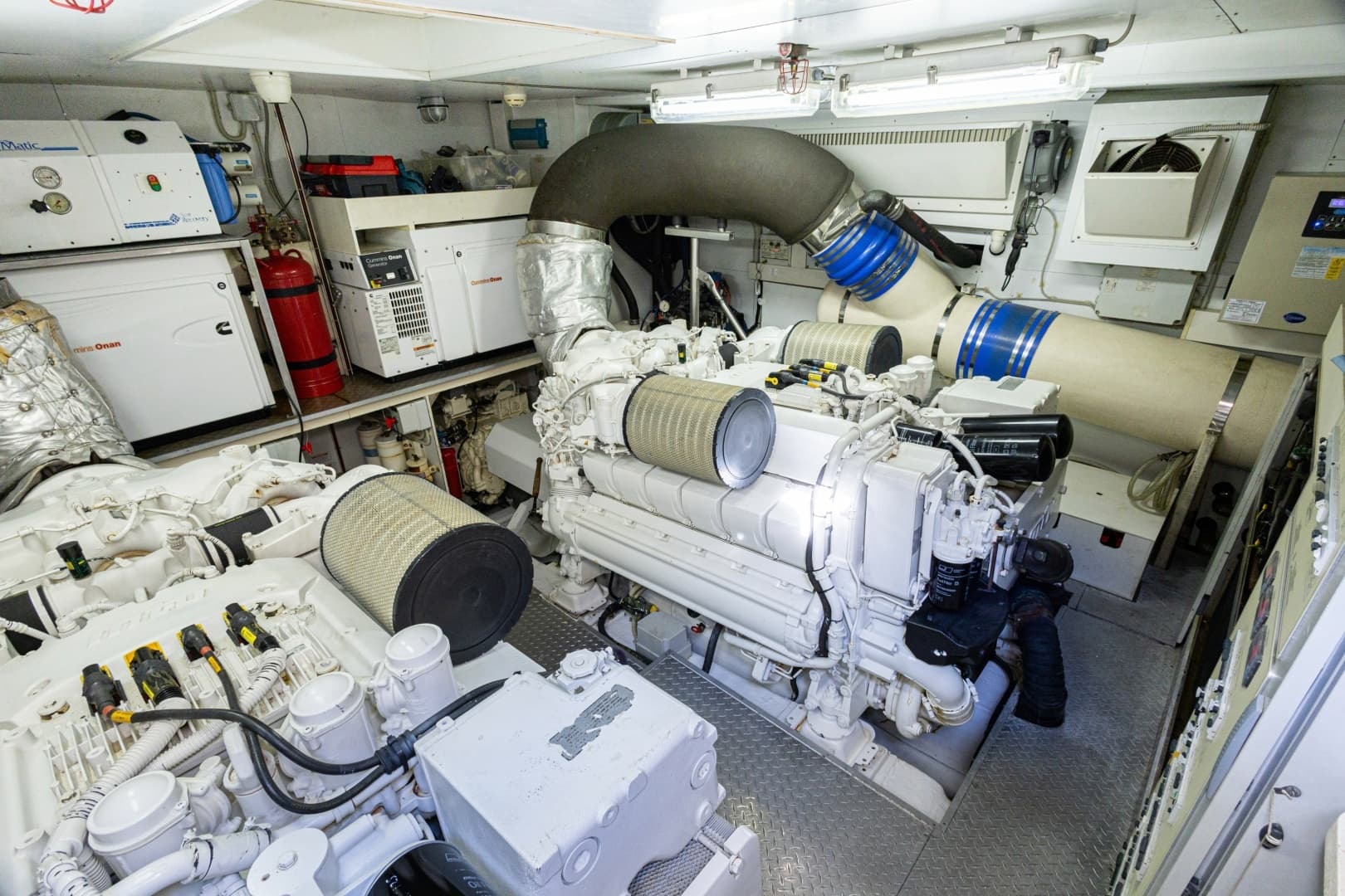 2013 Ferretti Yachts F800 - Image 55