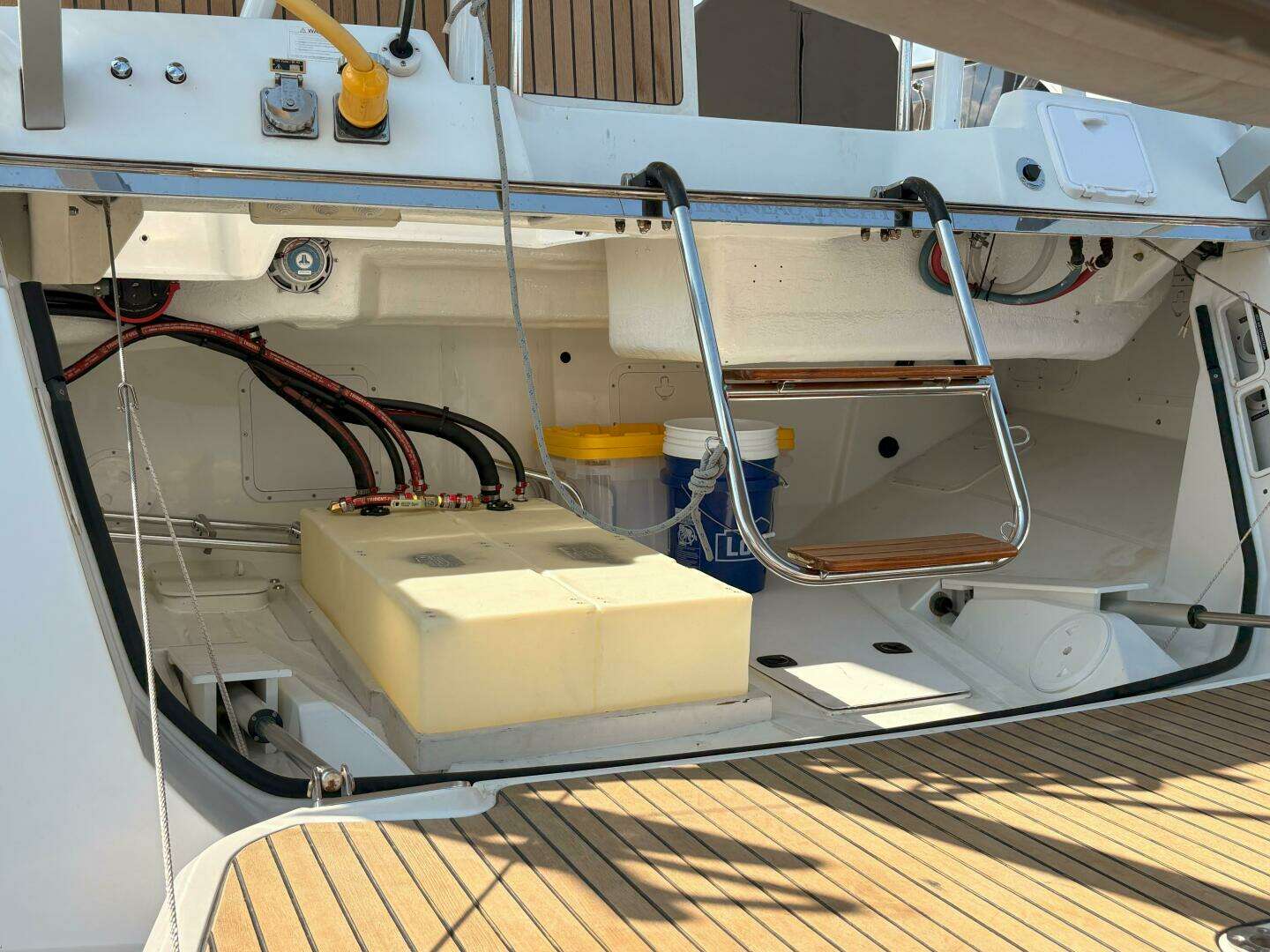 2012 Jeanneau — - Image 11