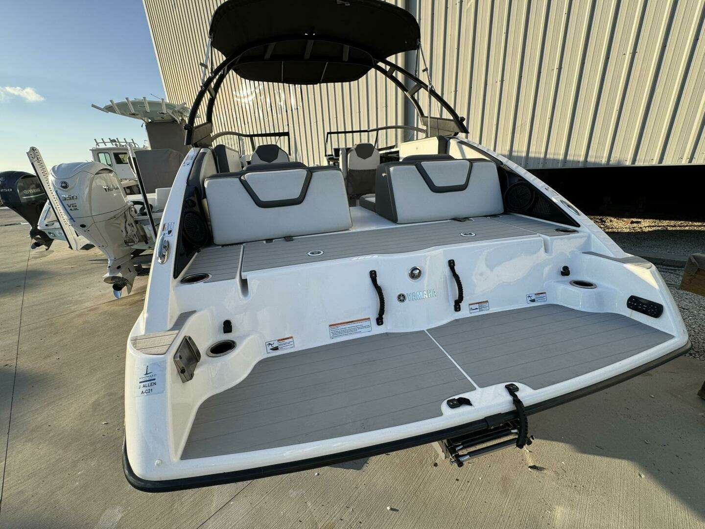 2021 Yamaha Boats AR 250 - Image 11