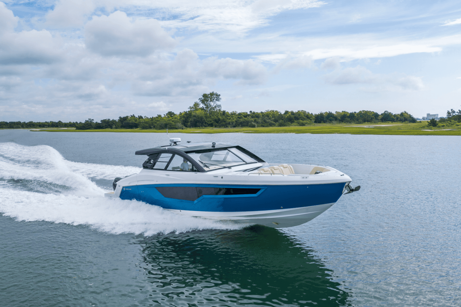 2026 Cruisers Yachts 50GLS OB - Image 3