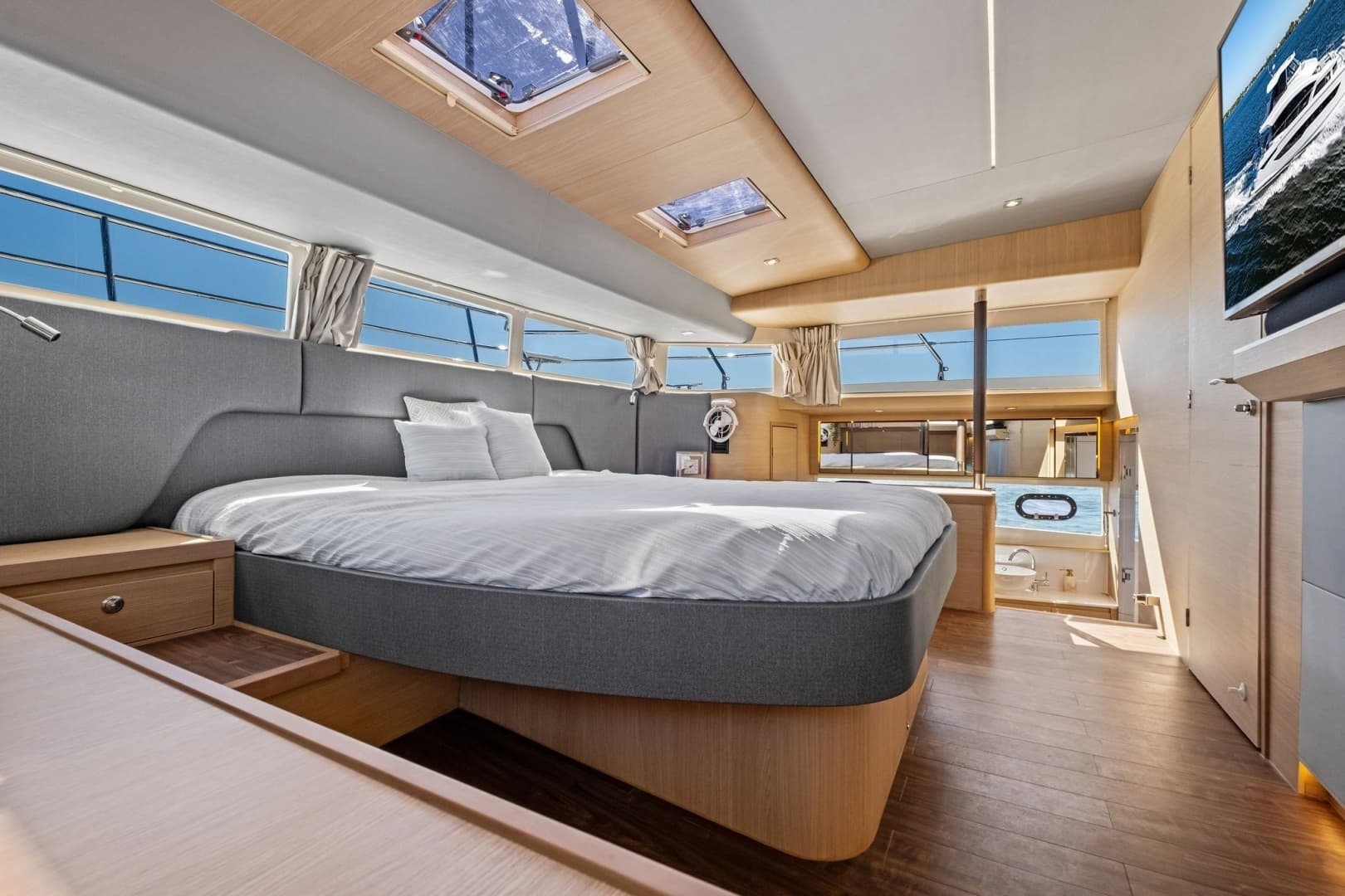 2022 Aquila 54 Yacht - Image 3