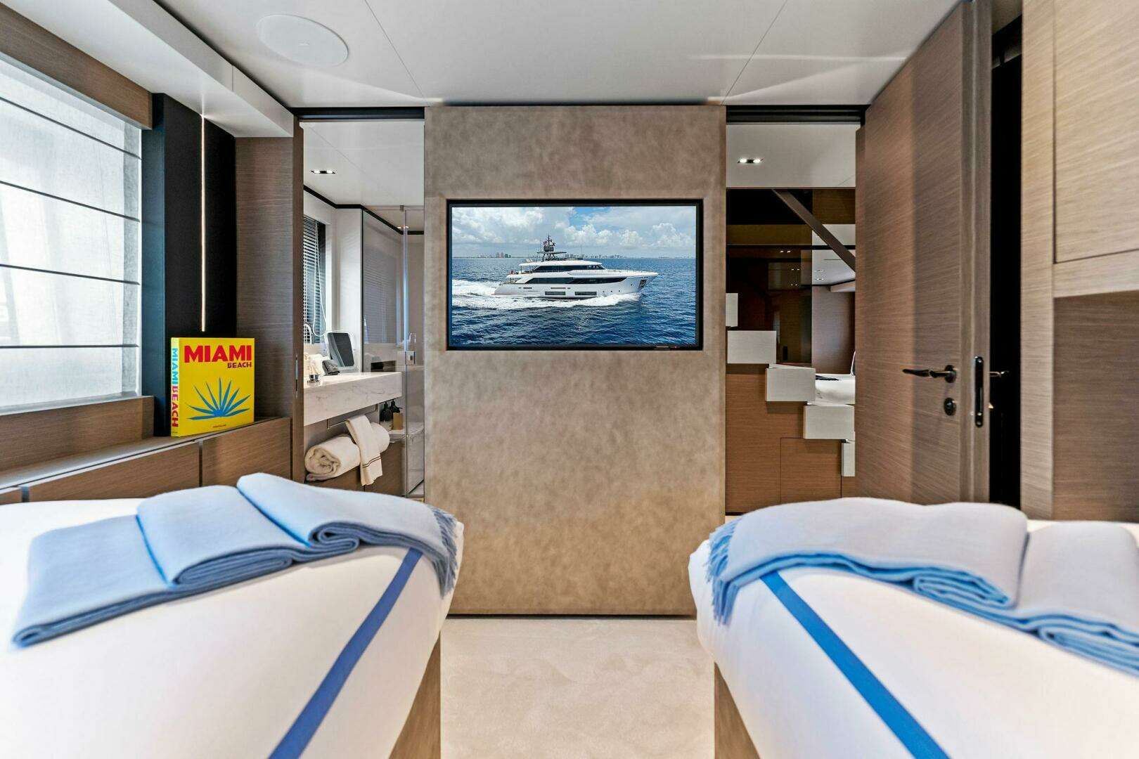 2024 Custom Line Navetta 33 - Image 90