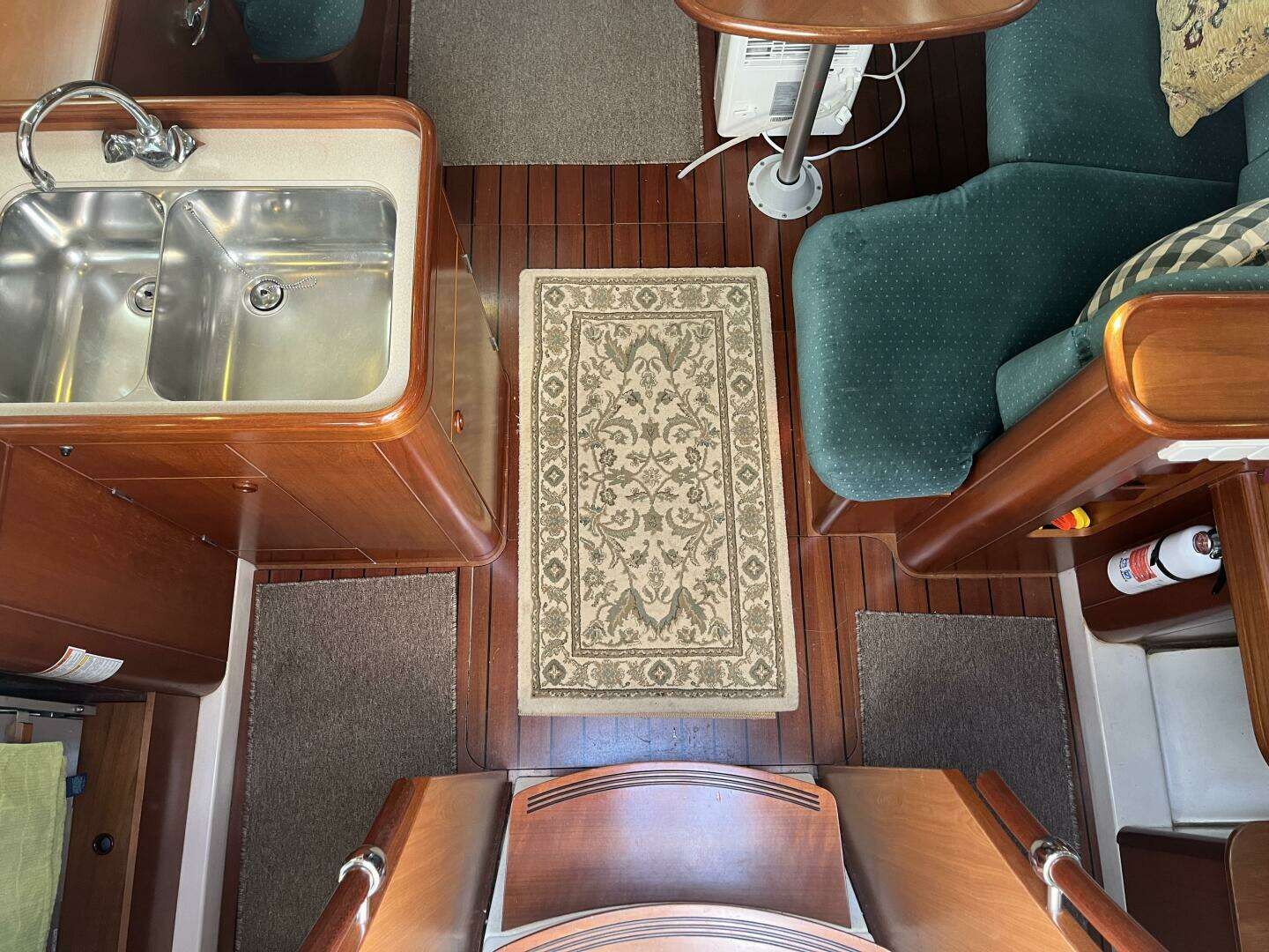 2001 Beneteau Oceanis 381 - Image 17