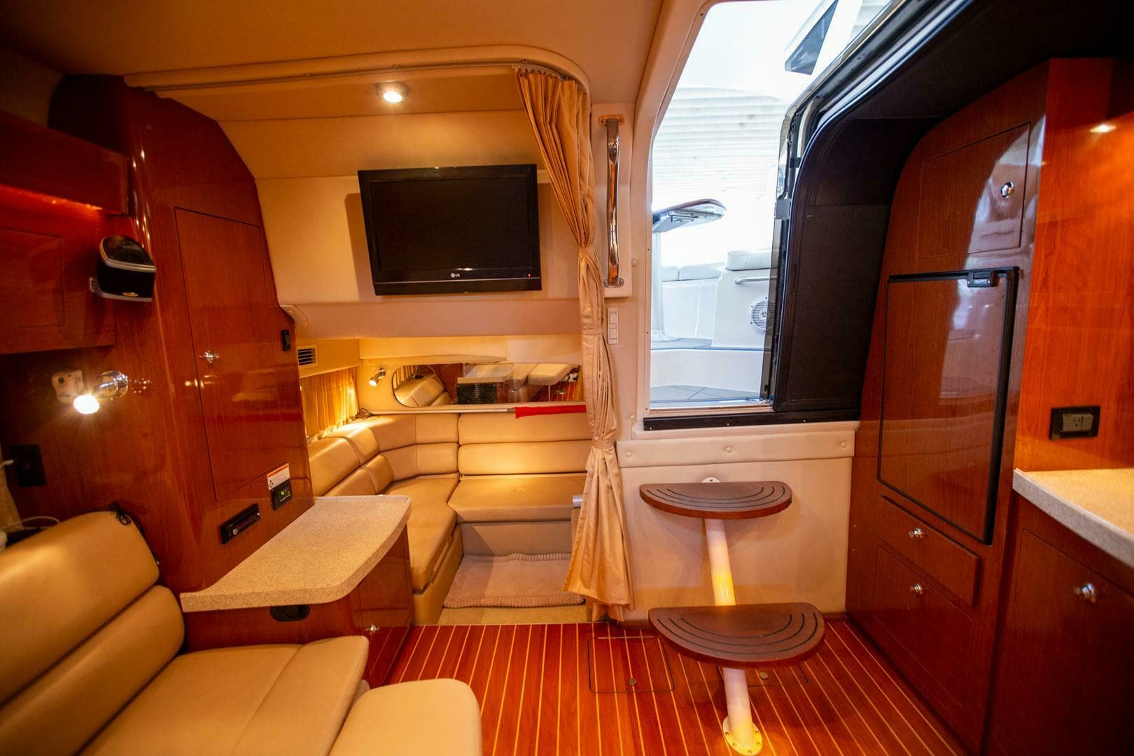 2008 Regal 2760 Sport Yacht - Image 11