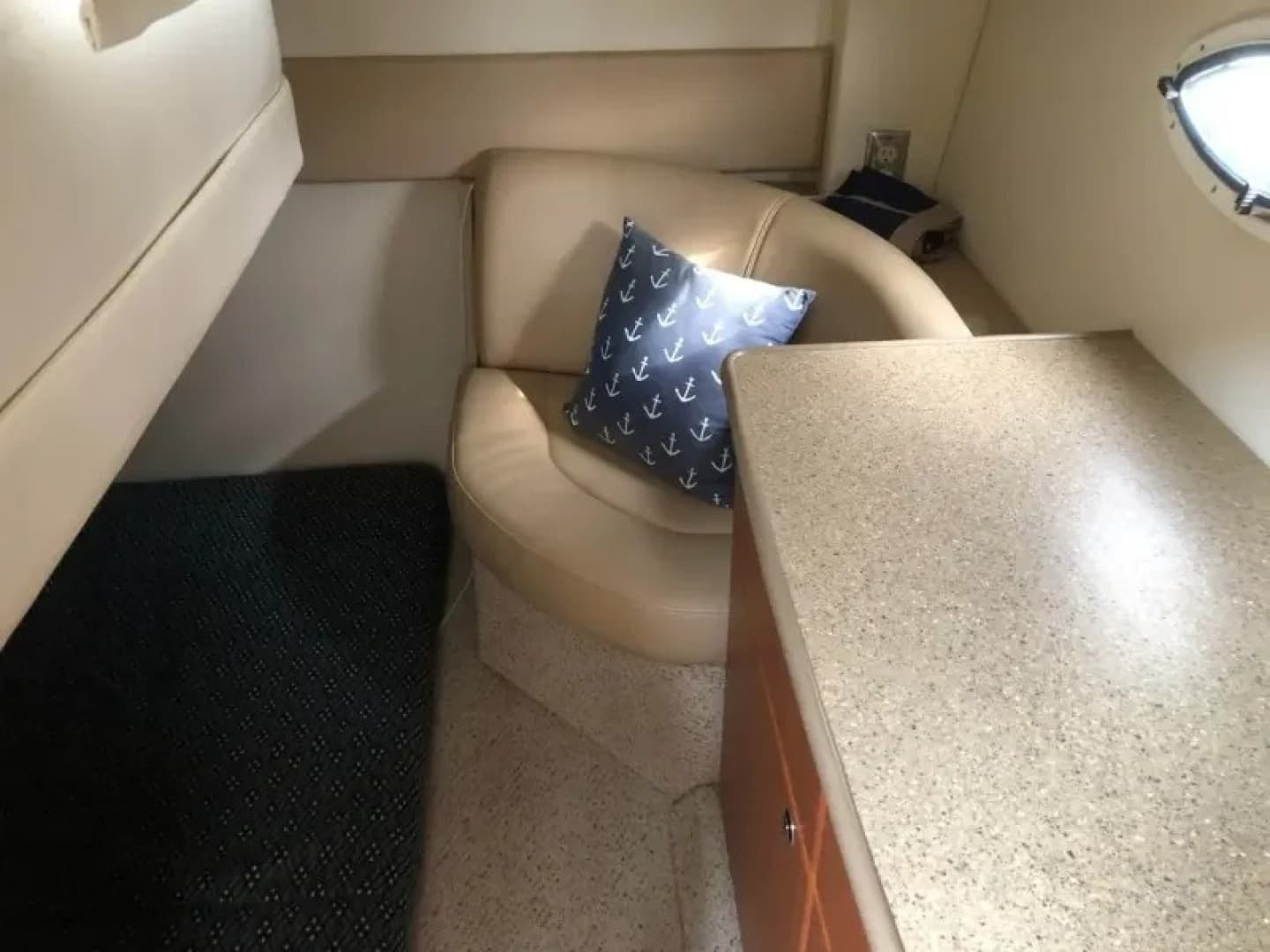 2006 Bayliner 325 - Image 19
