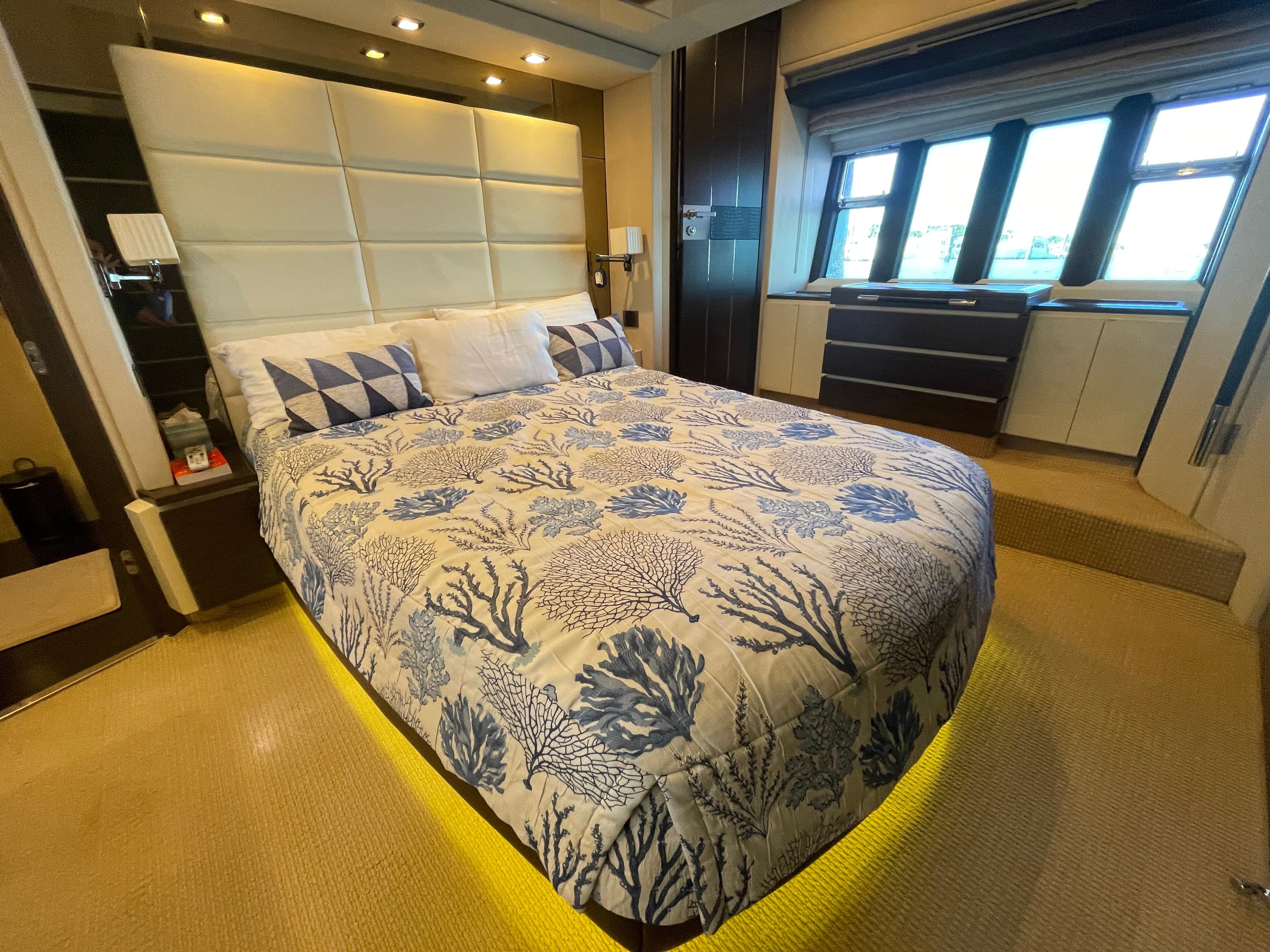 2014 Azimut 70 - 56