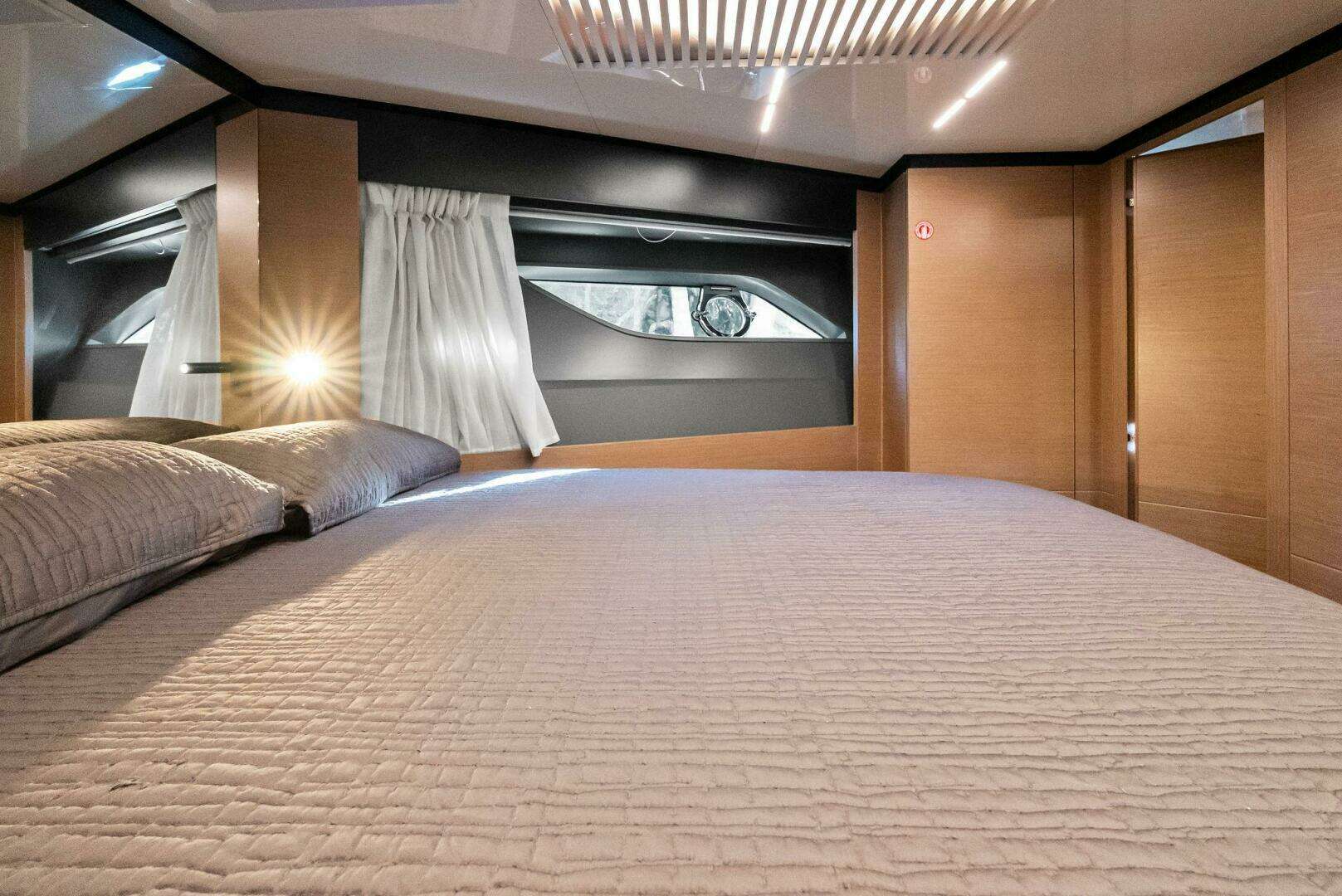2019 Ferretti Yachts 780 - Image 57