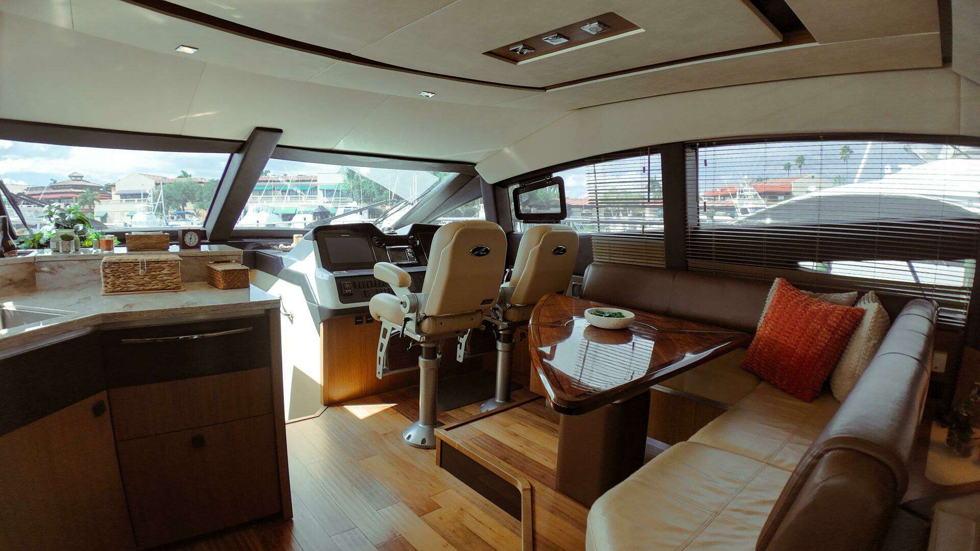2016 Sea Ray L590 Fly - Image 9