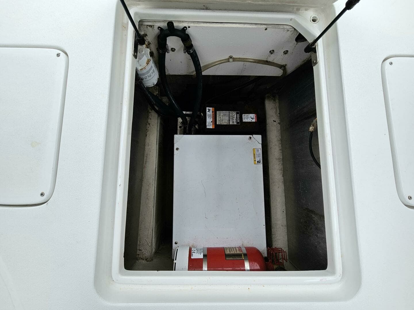2007 Cobalt 323 - Image 22