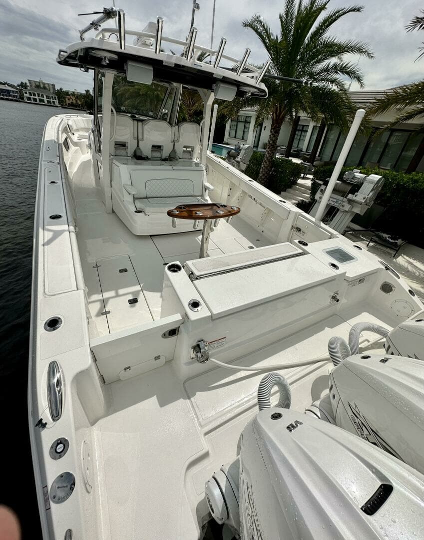 2022 Pursuit 378 - Image 8