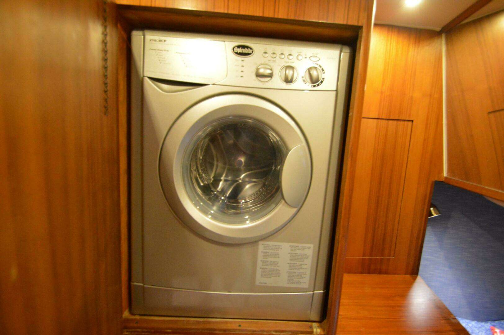 1995 Ocean 48 Cockpit Motor Yacht - Image 55