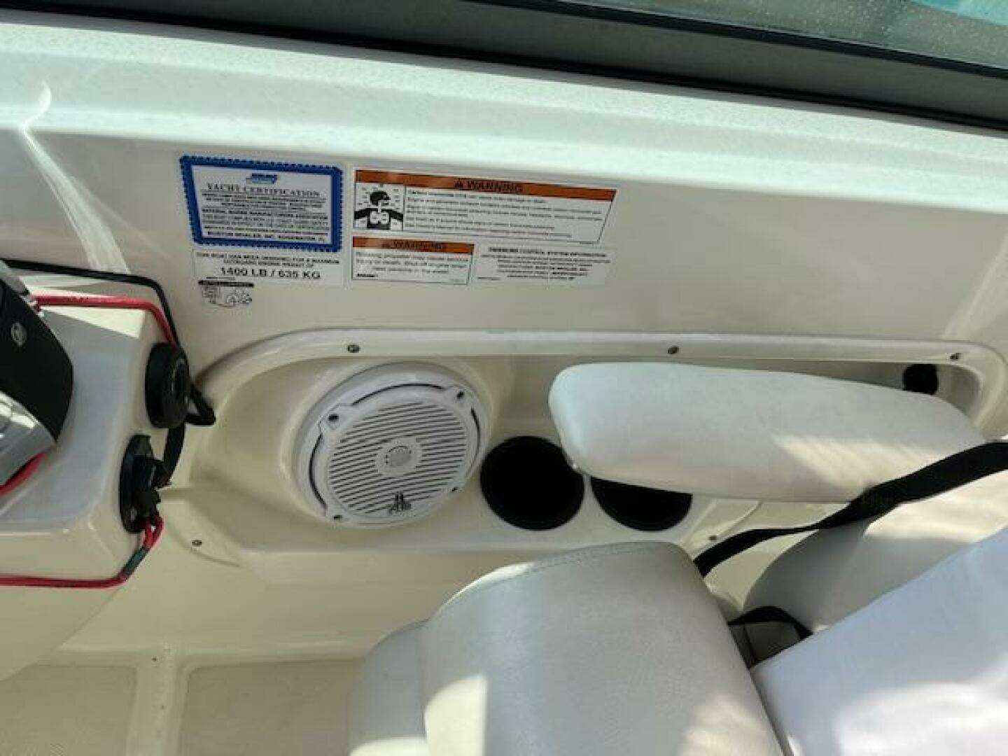 2018 Boston Whaler 270 Vantage - Image 24