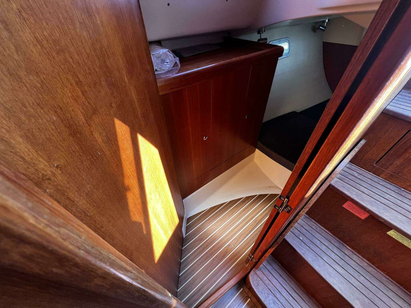 2004 Hunter 33 - Image 53