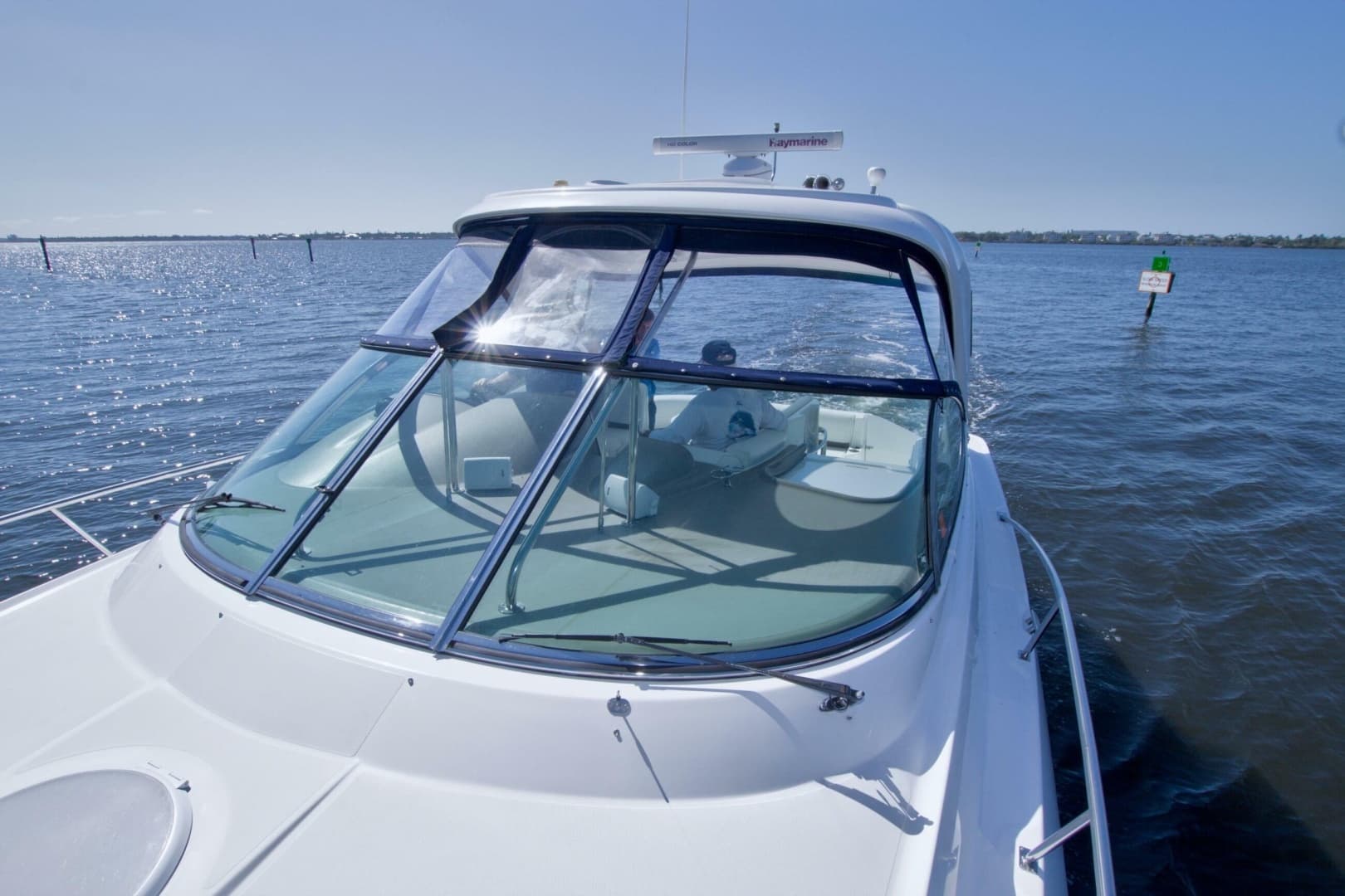 2008 Cruisers Yachts 420 Express - Image 20