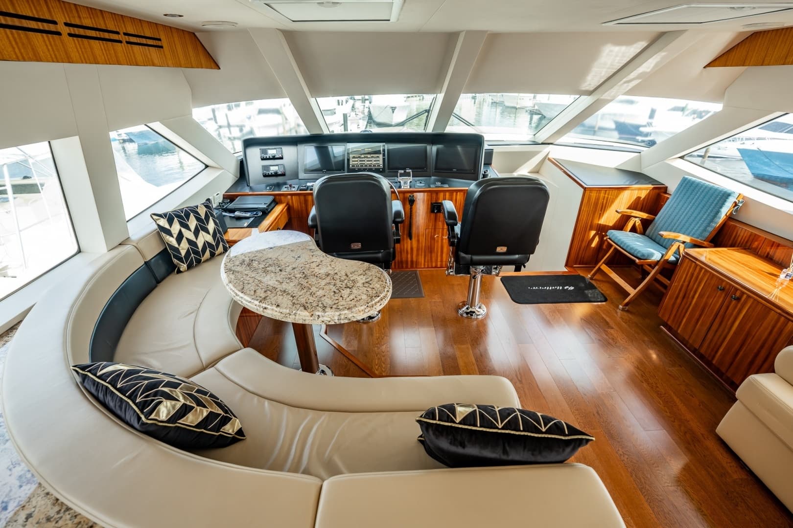 2012 Hatteras — - Image 3