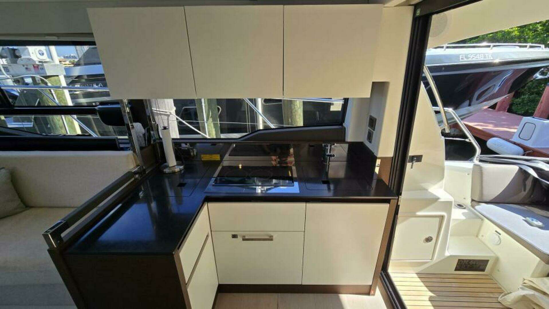 2018 Prestige 460 - Image 21