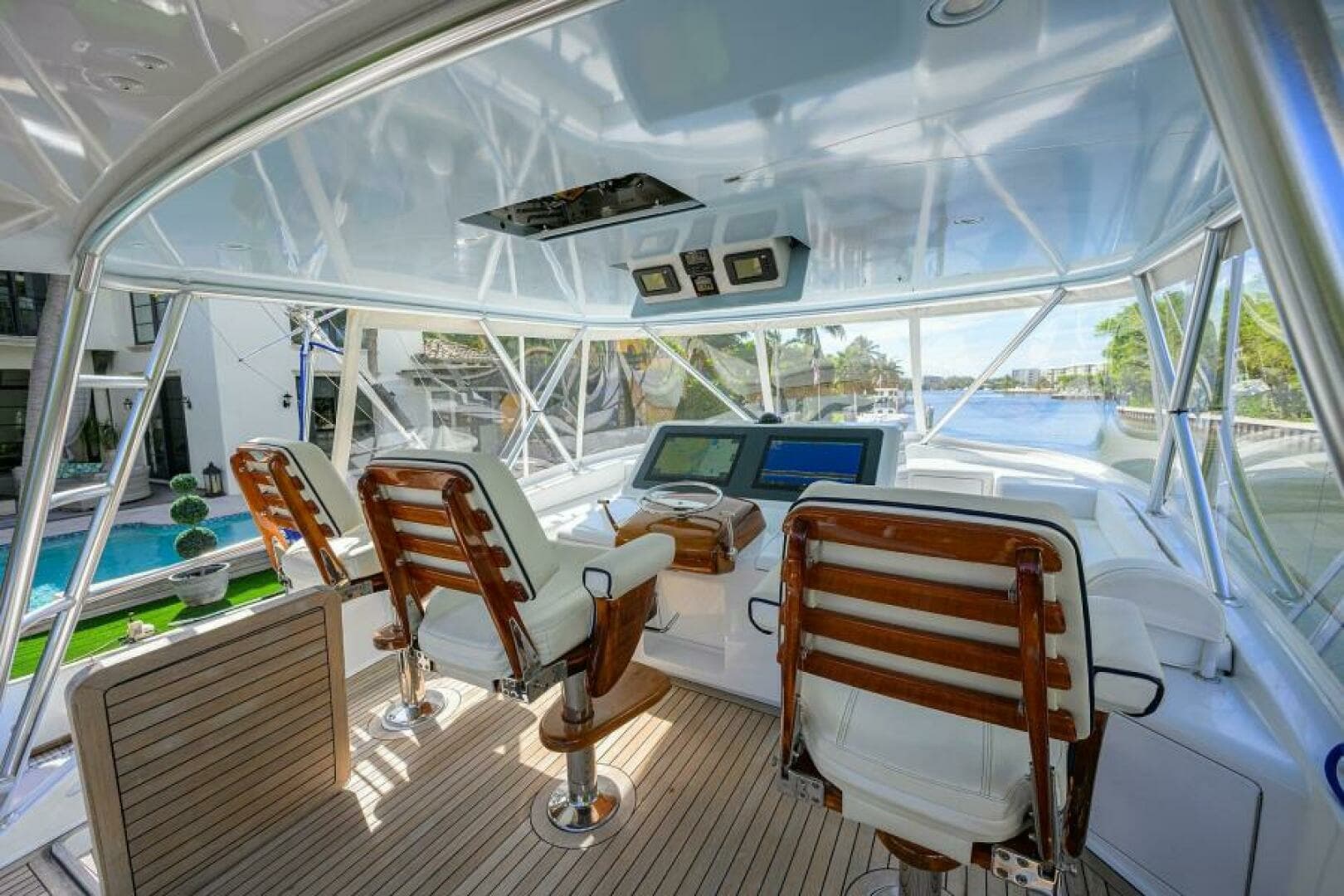 2008 Viking 60 Convertible - Image 16