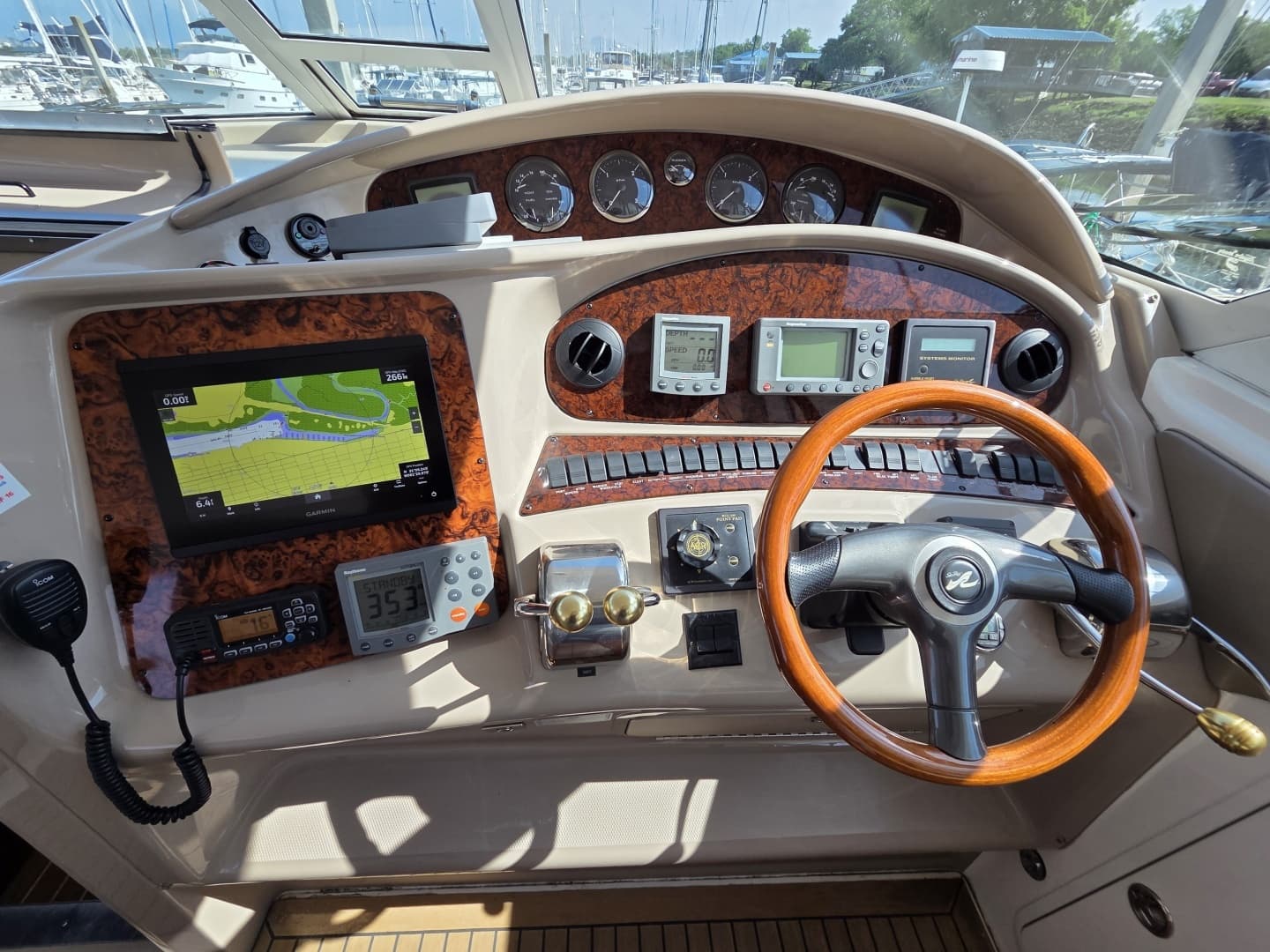 2002 Sea Ray 480 Motor Yacht - Image 7