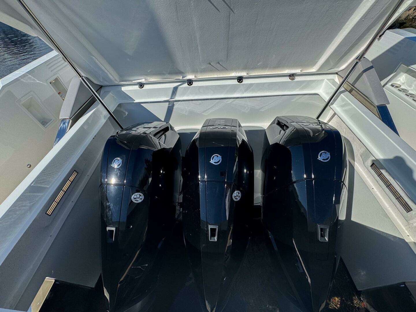 2026 De Antonio Yachts D42 - Image 6