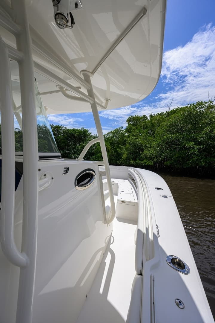 2019 Regulator Center Console - Image 22