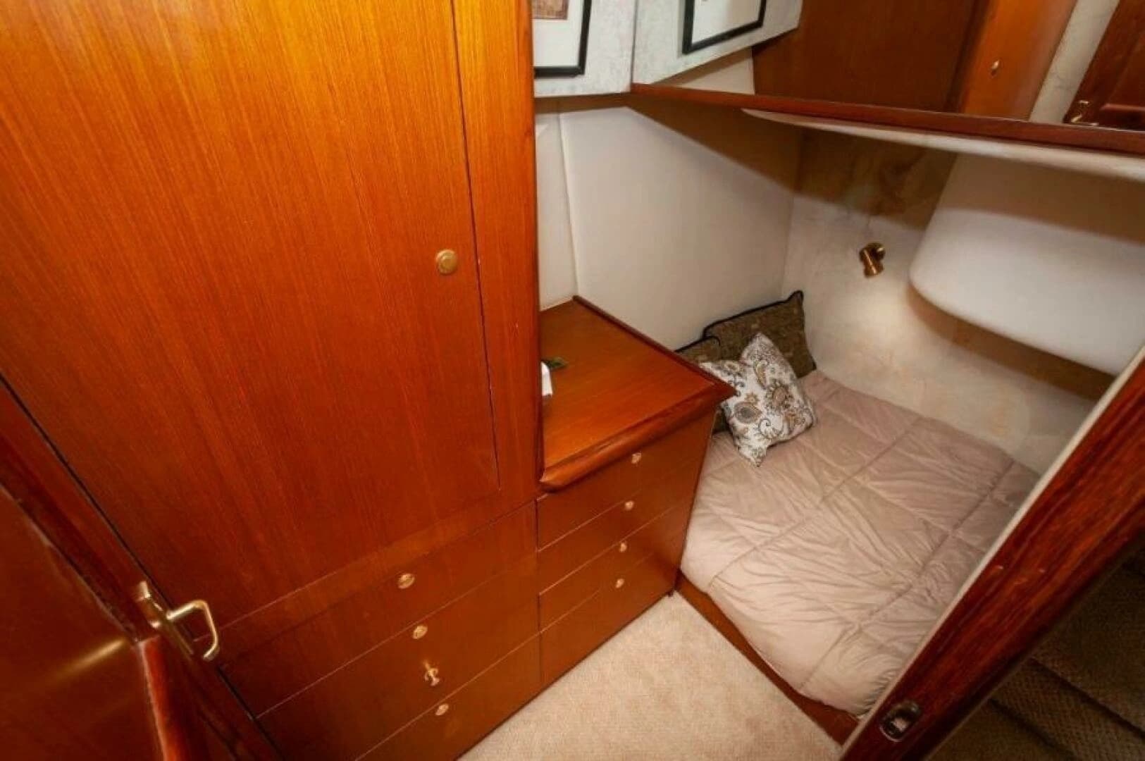 1998 Ocean 48 Super Sport - Image 24